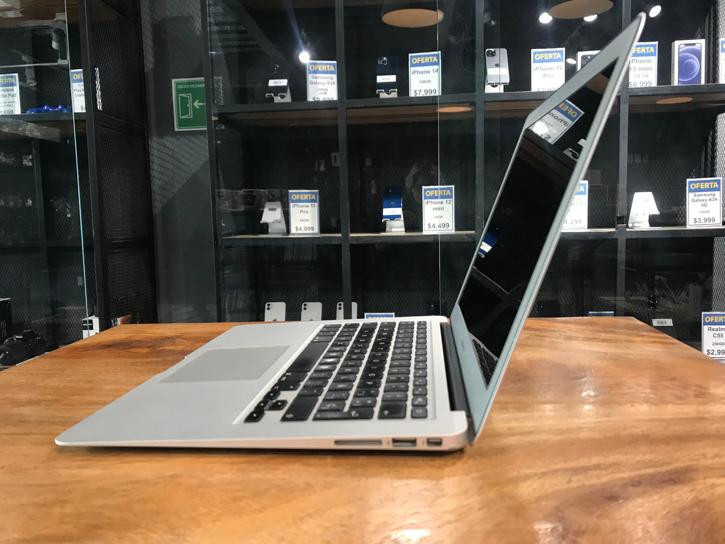 MacBook Air 13" 2015 (Producto Unico)