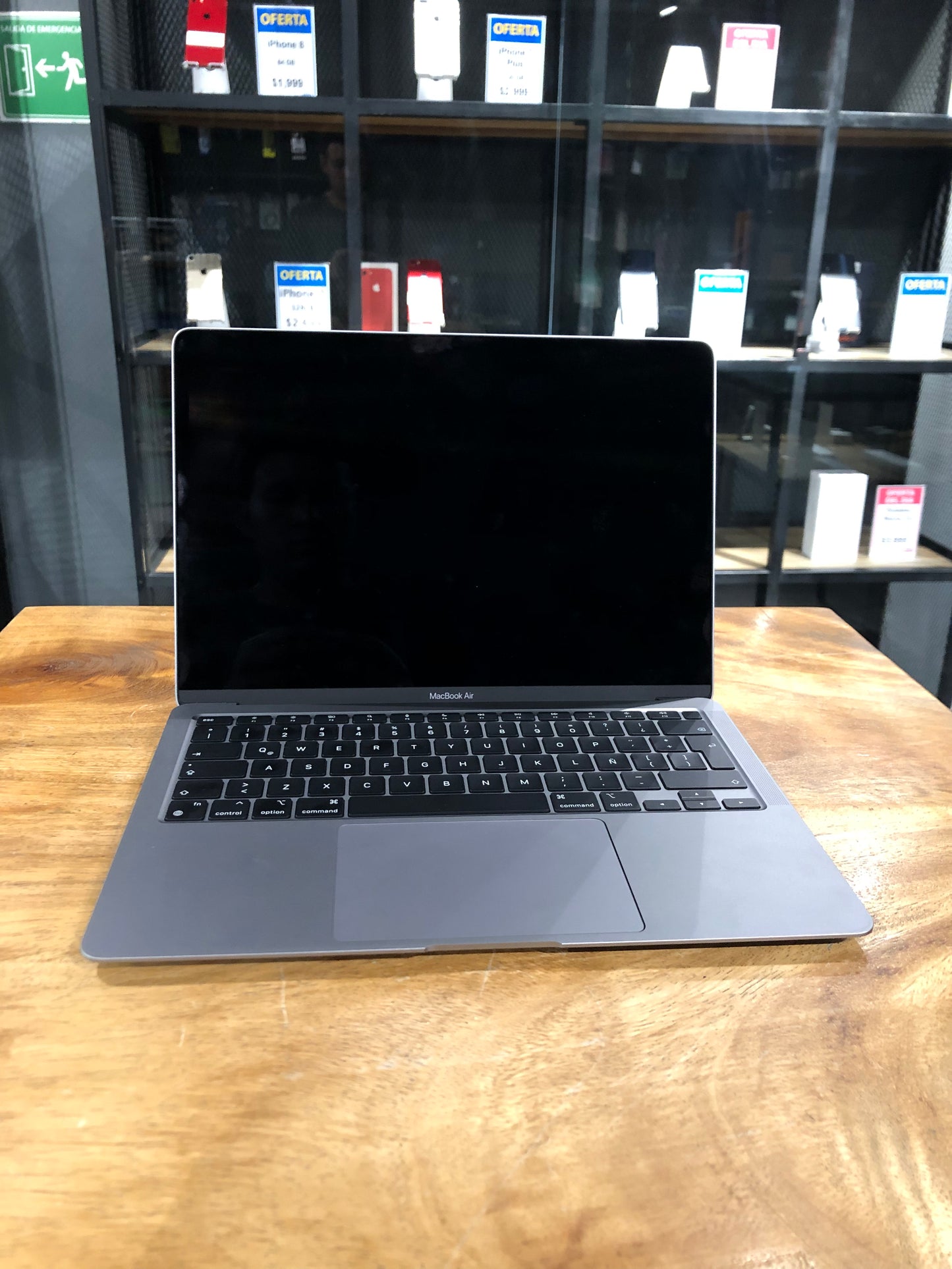 MacBook Air 13" M1 (Producto Unico)