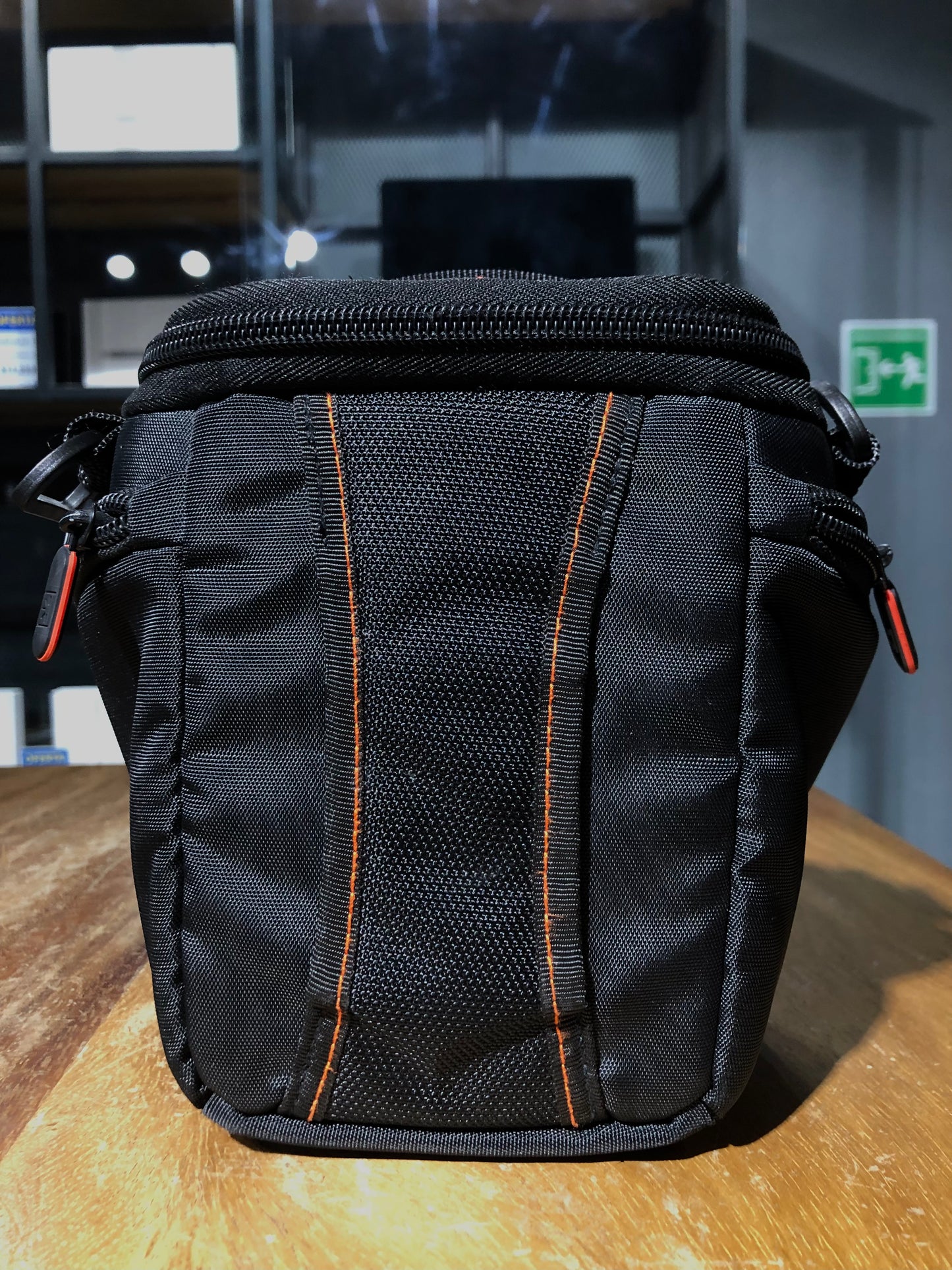 Case Logic DCB-304 para Cámara (Producto Unico)