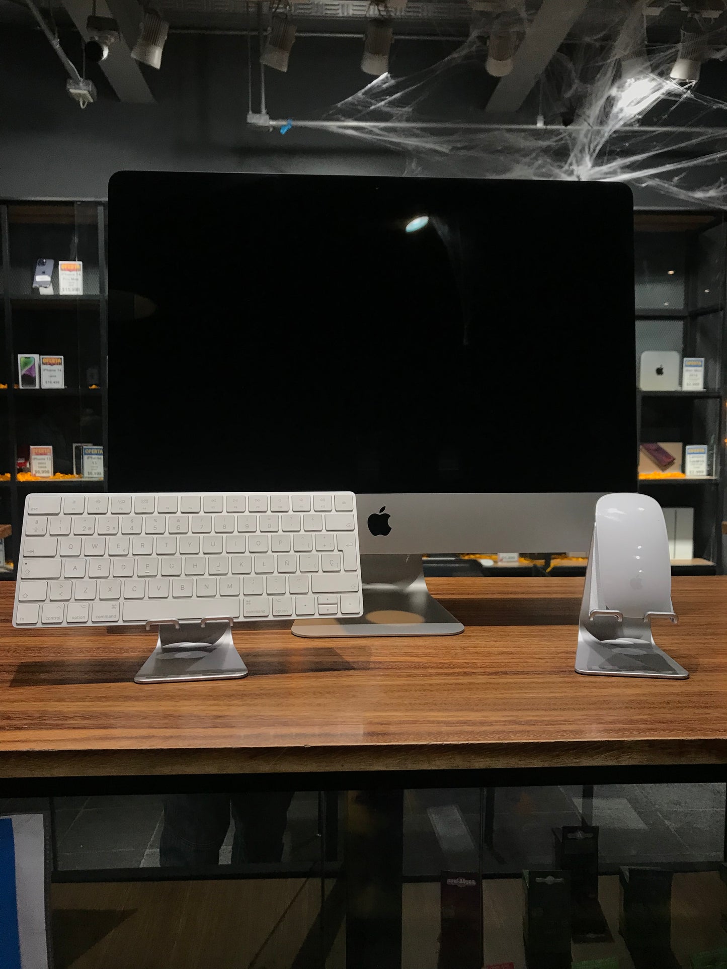 iMac 21.5" 2019 Retina 4K 8GB RAM/1TB HDD (Producto Unico)