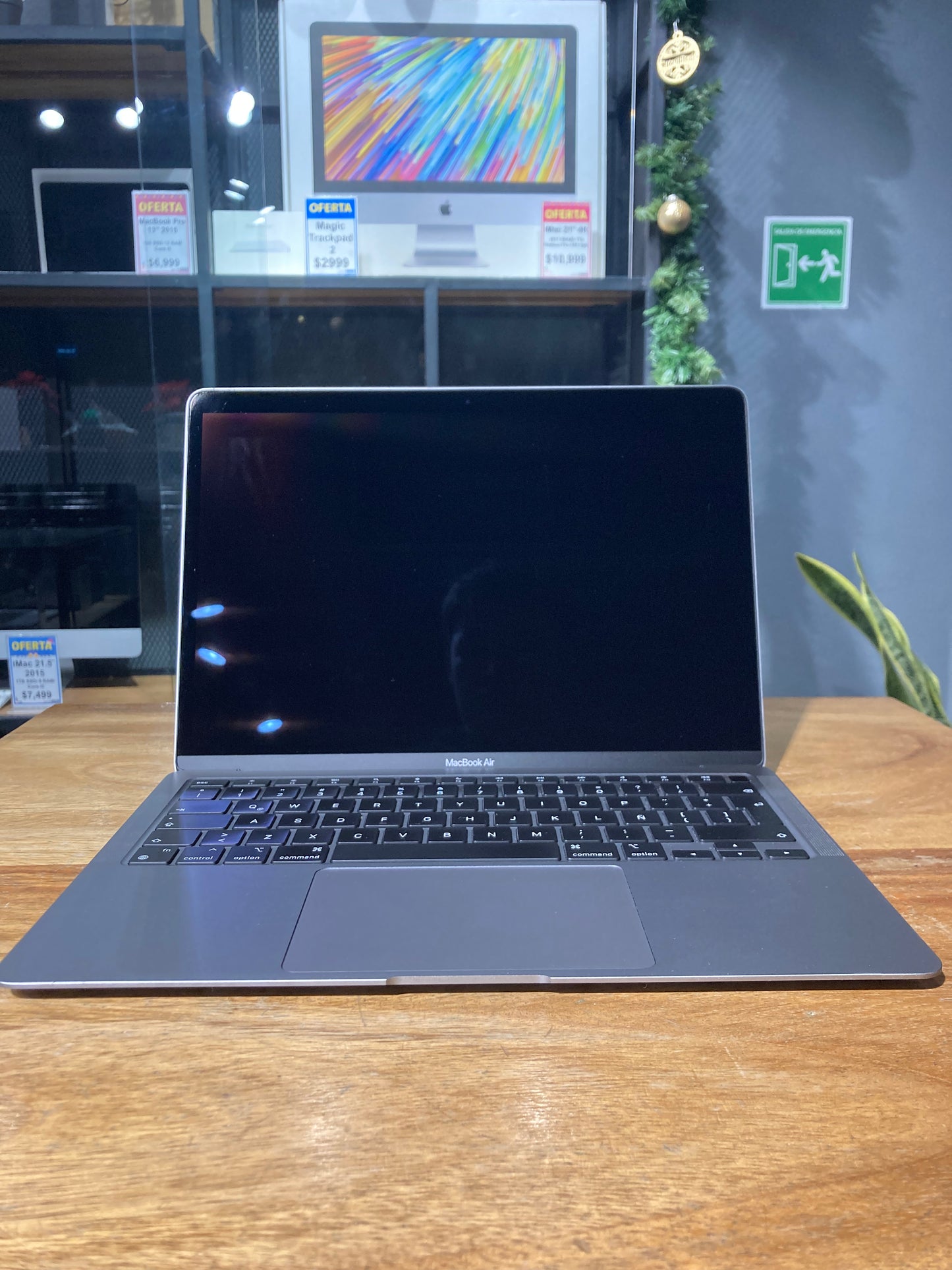MacBook Air 13" 2020 M1 (Producto Unico)