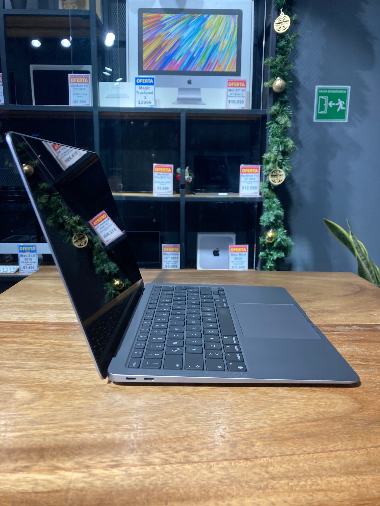 MacBook Air 13" 2020 M1 (Producto Unico)