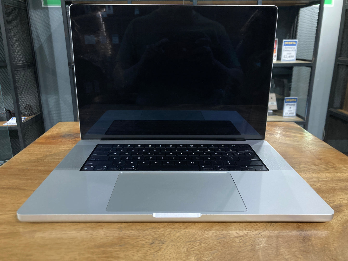 MacBook Pro 16" 2021 M1 Pro (Producto Único)