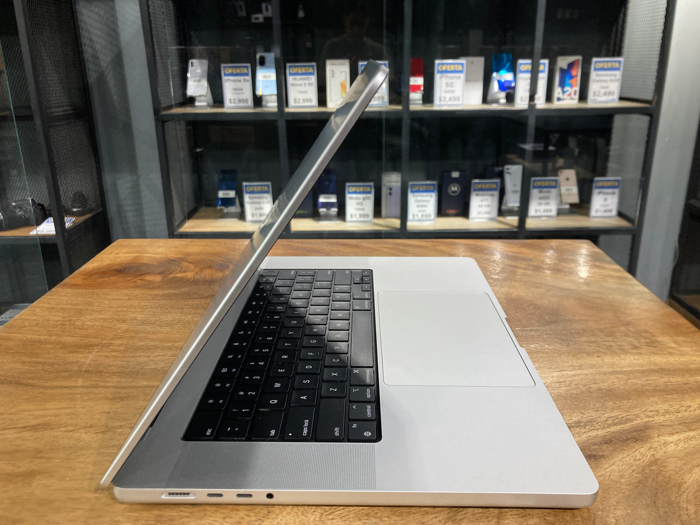 MacBook Pro 16" 2021 M1 Pro (Producto Único)