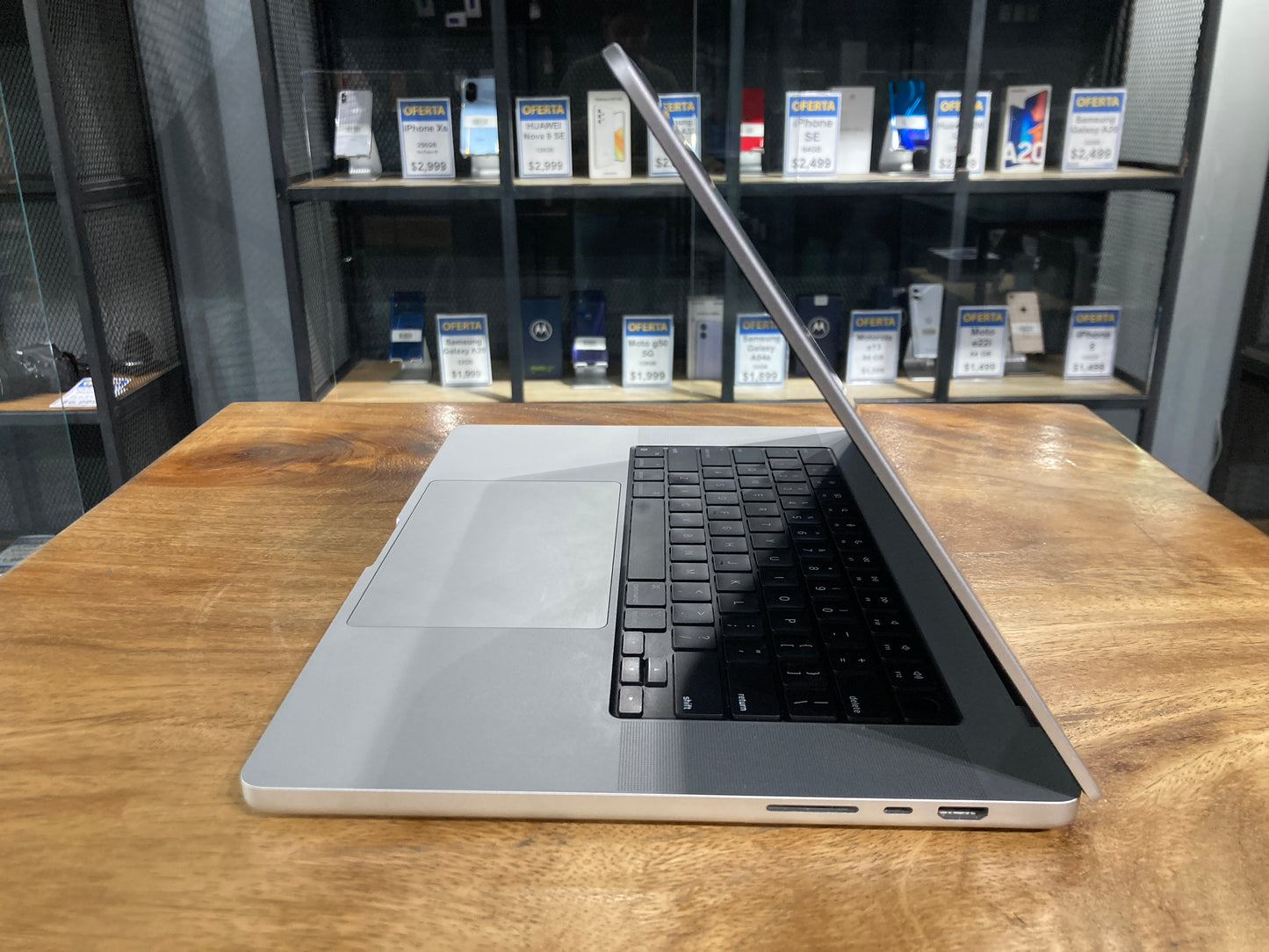 MacBook Pro 16" 2021 M1 Pro (Producto Único)