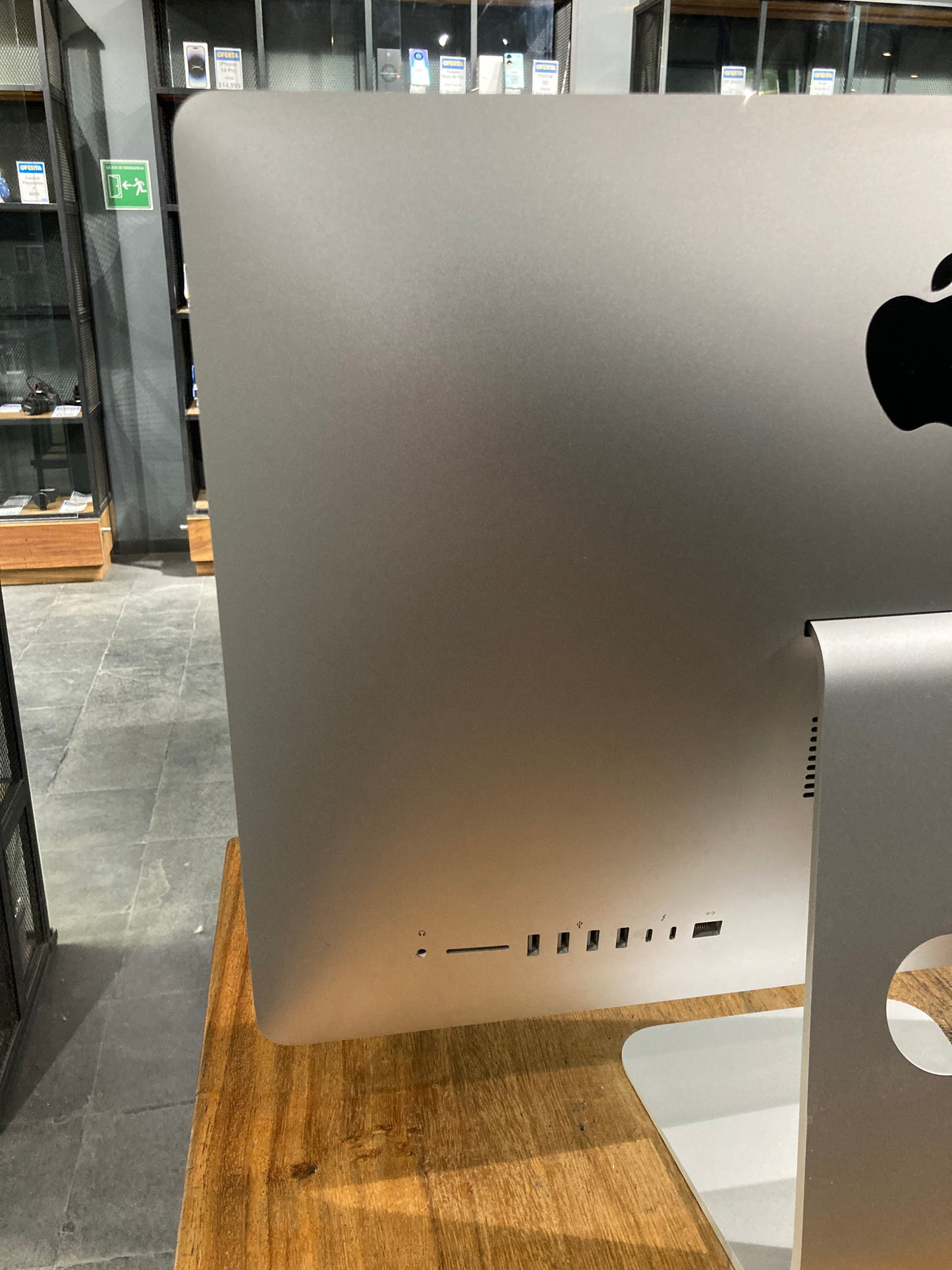 iMac 21.5" Retina 4k 2017 (Producto Único)