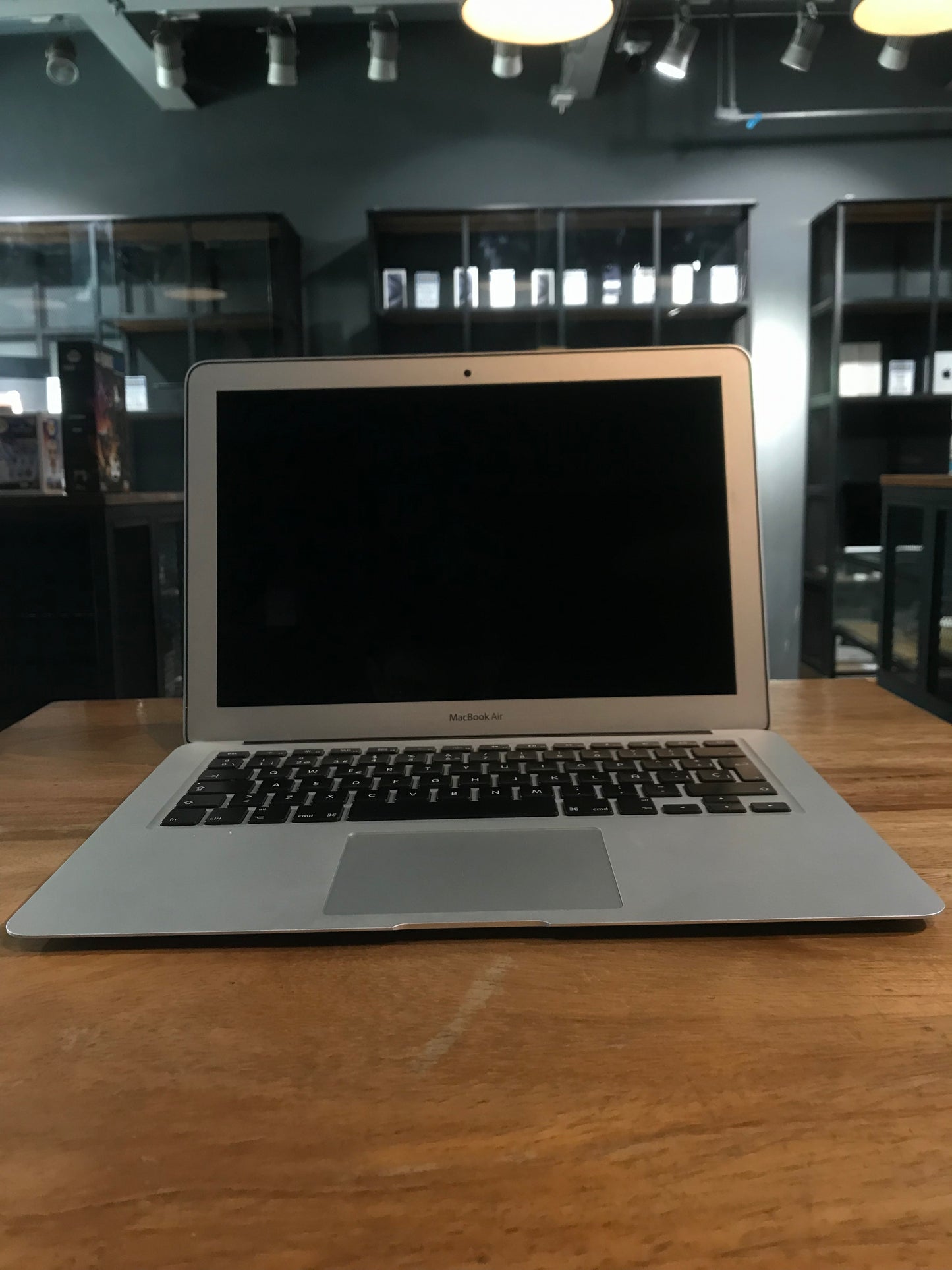 MacBook Air 2017 13" Corei5 8GB RAM/128GB SSD (Producto Unico)