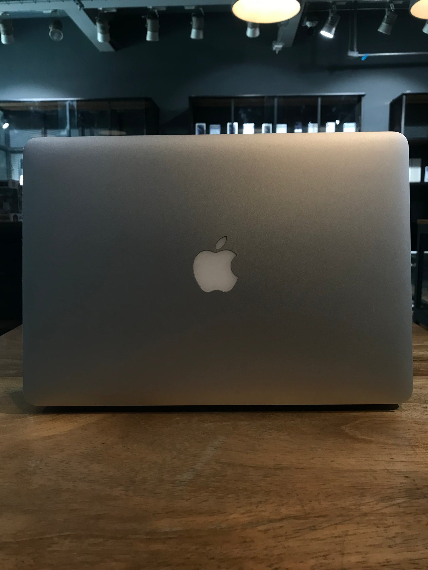 MacBook Air 2017 13" Corei5 8GB RAM/128GB SSD (Producto Unico)