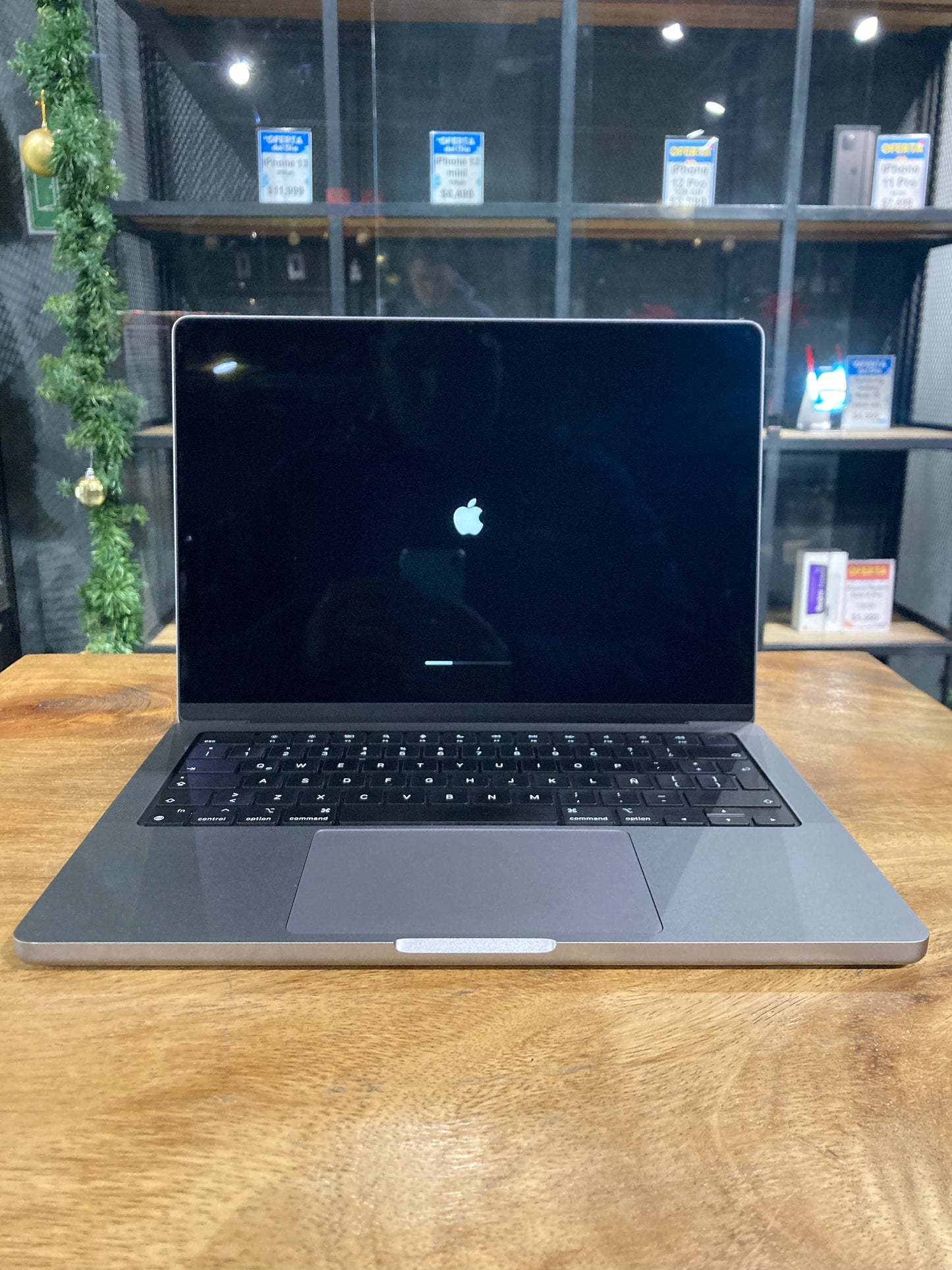 MacBook Pro 14" 2023 M2 Pro (Producto Unico)