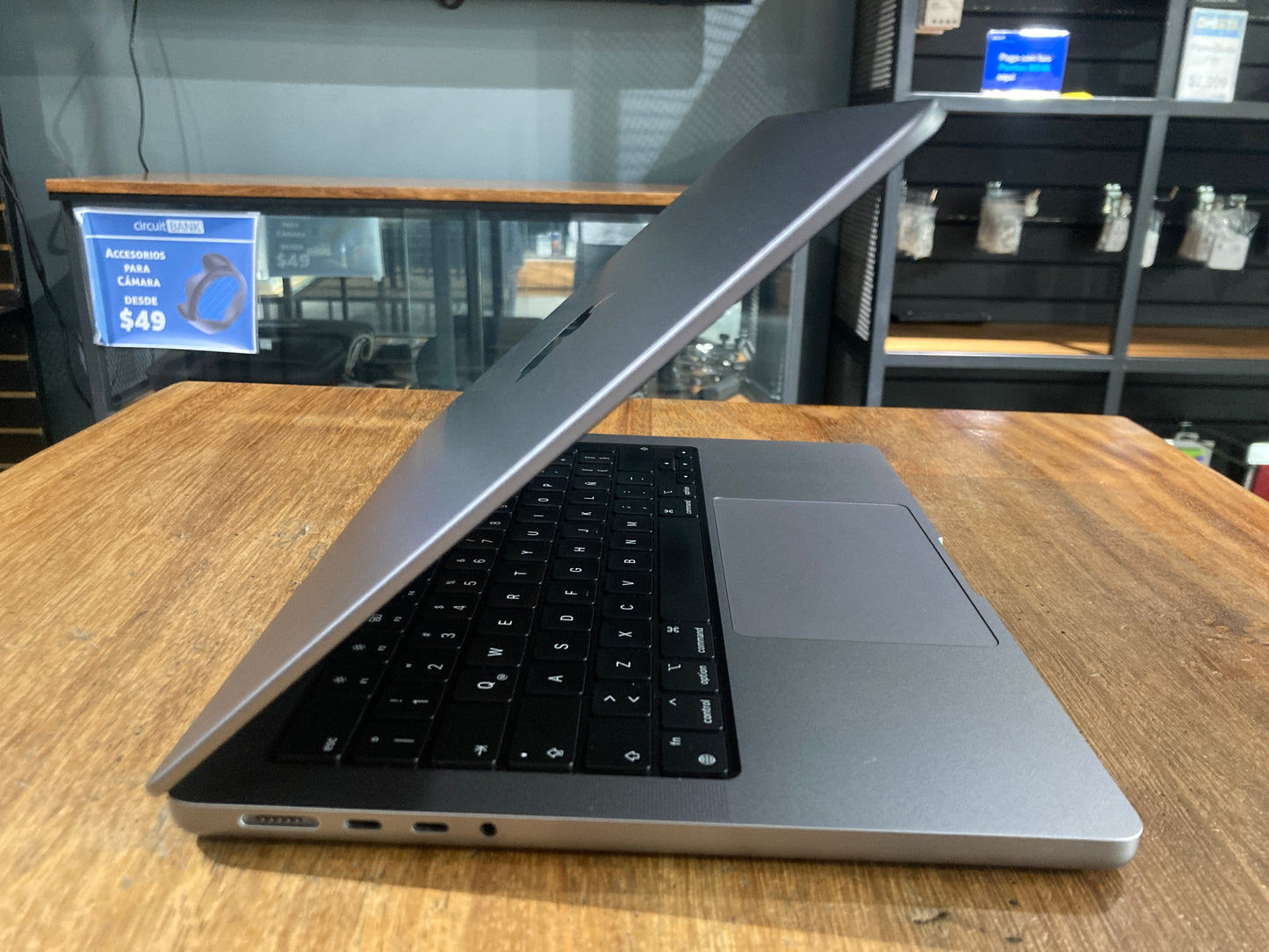 MacBook Pro 14" 2023 M2 Pro (Producto Unico)