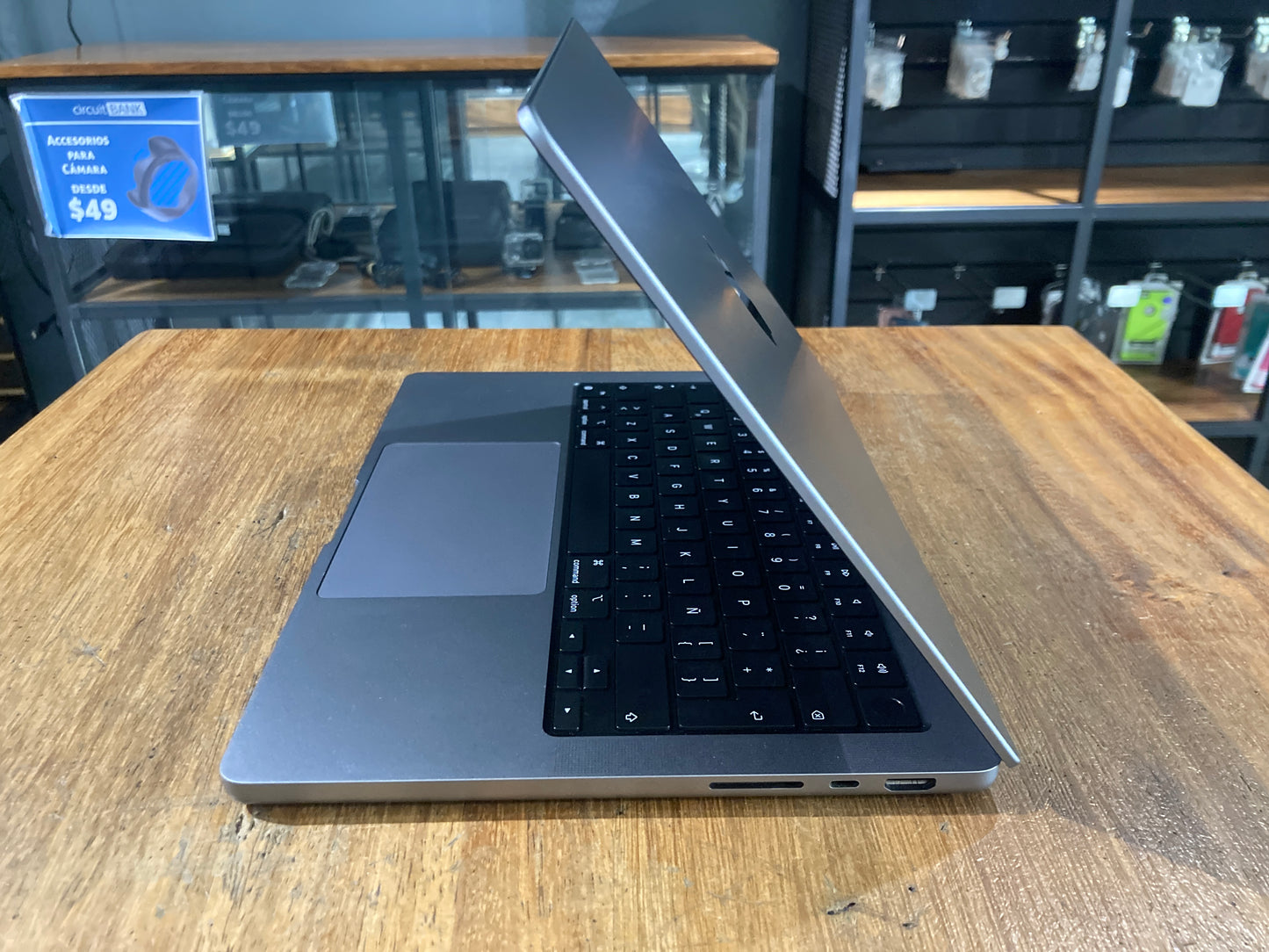 MacBook Pro 14" 2023 M2 Pro (Producto Unico)