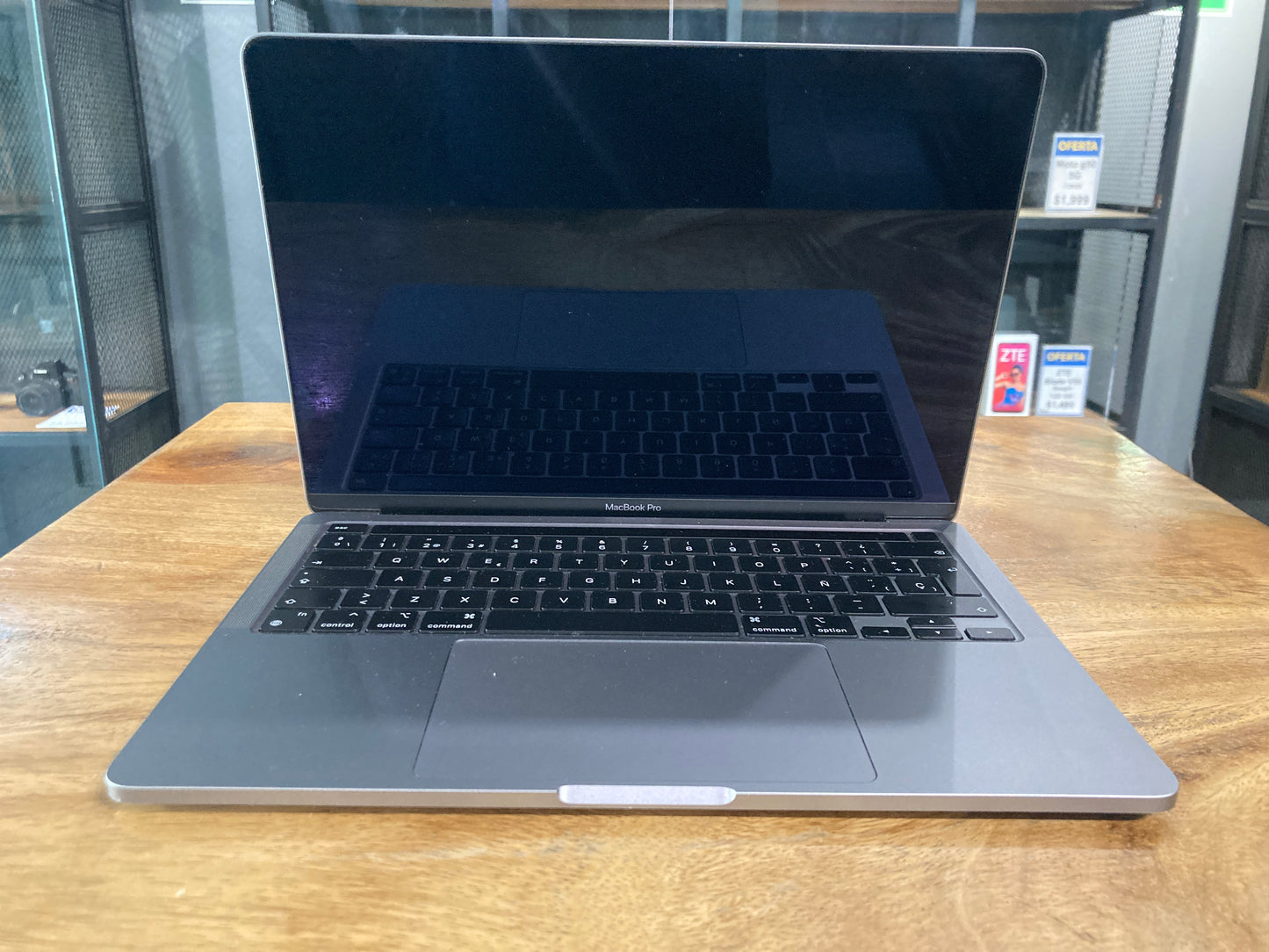 MacBook Pro 13" 2020 M1 (Producto Unico)
