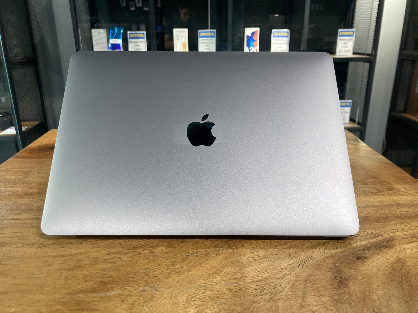 MacBook Pro 13" 2020 M1 (Producto Unico)