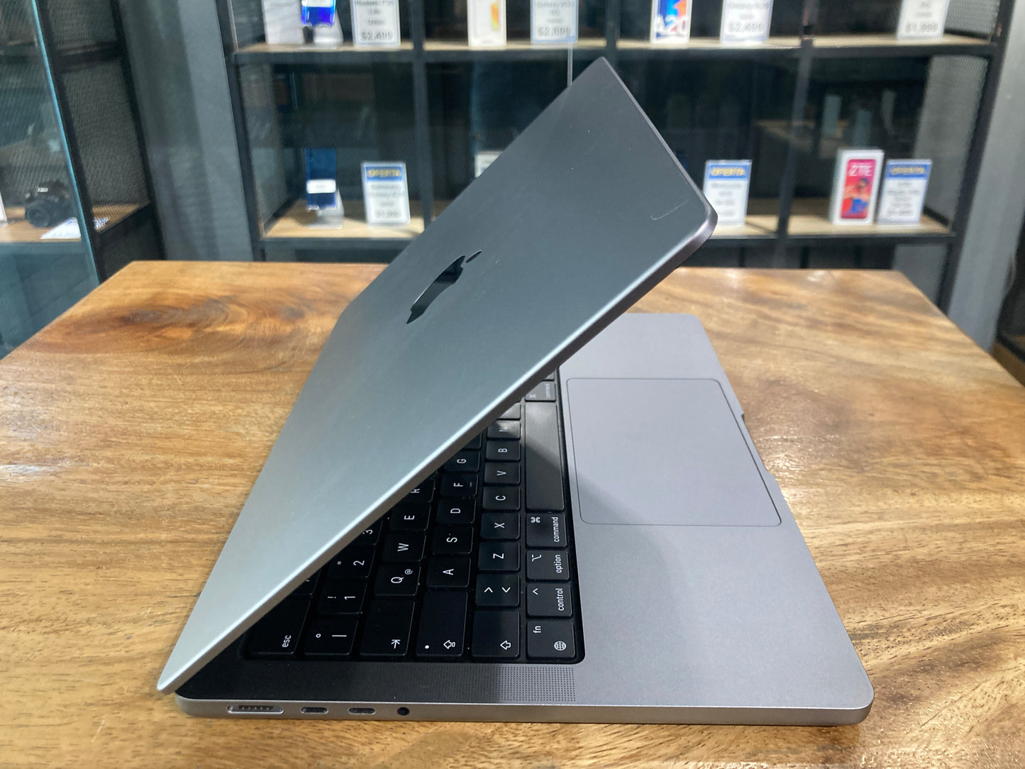MacBook Pro 14" 2021 M1 Pro (Producto Unico)