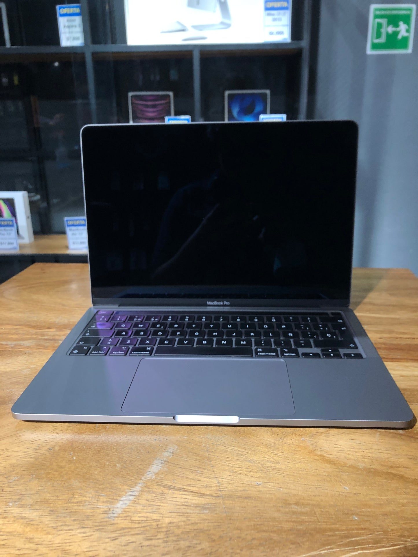 Macbook pro 13" M1 2020 (Producto único)