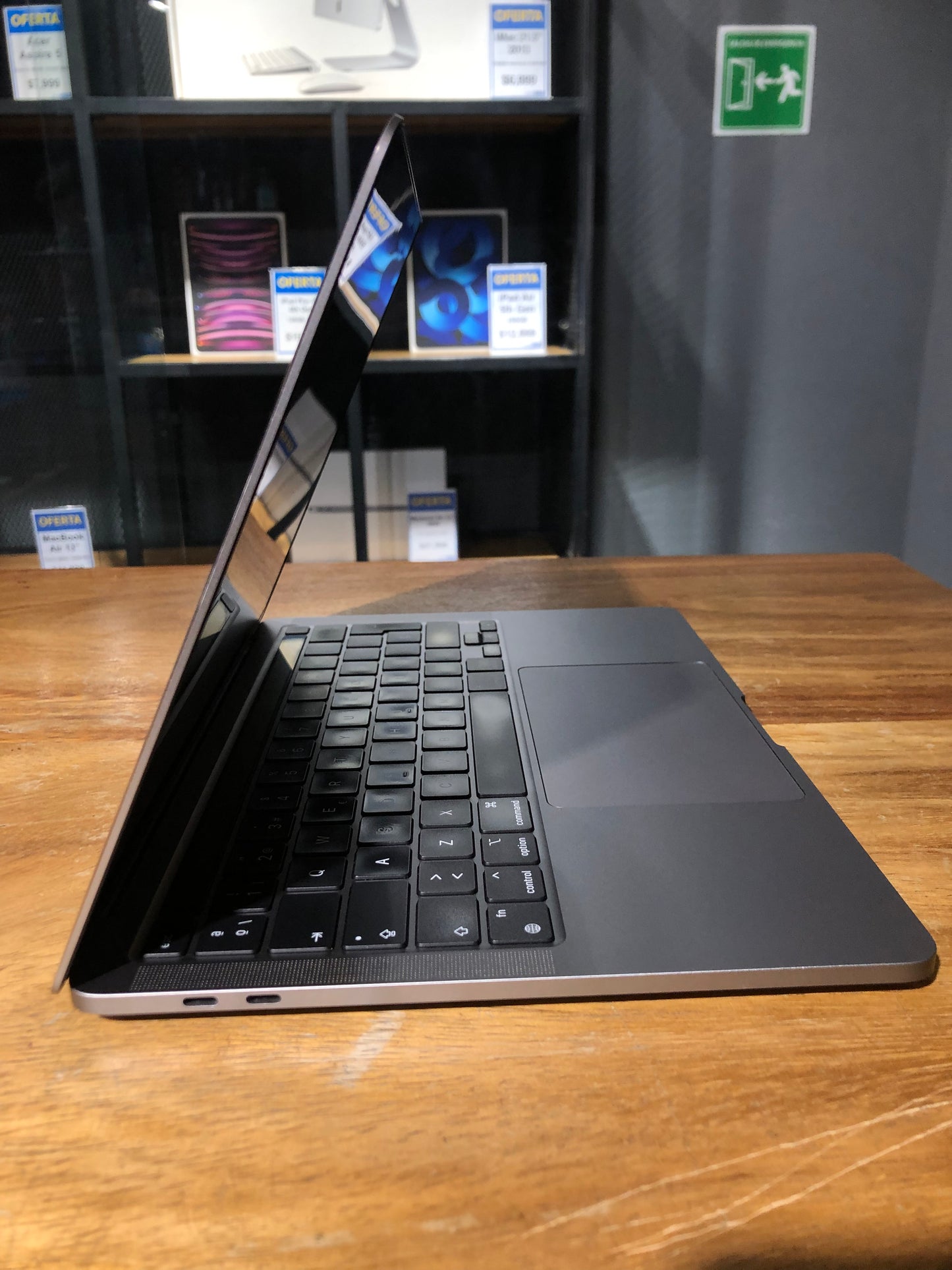 Macbook pro 13" M1 2020 (Producto único)