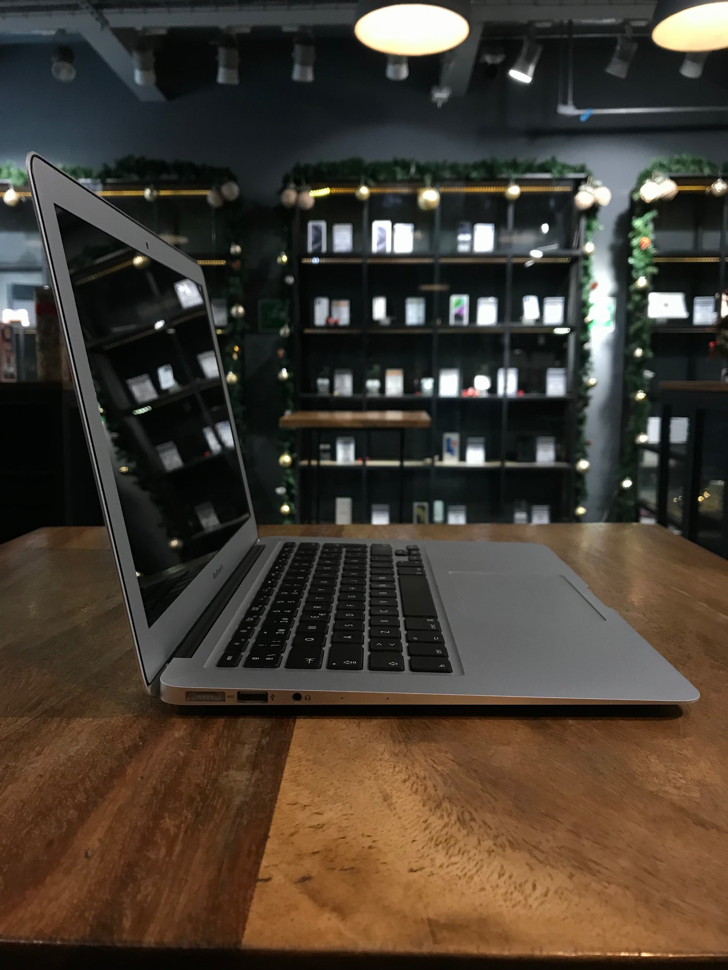 MacBook Air 2015 13" 8GB RAM/128GB SSD (Producto Unico)