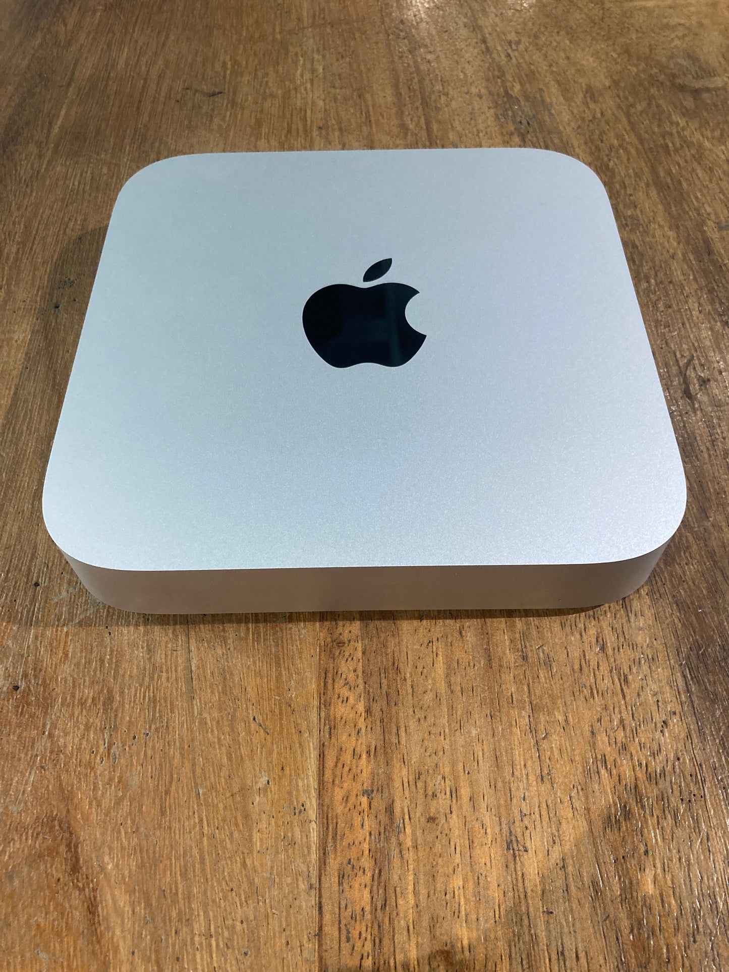 Mac Mini 2023 M2 (Producto Único)