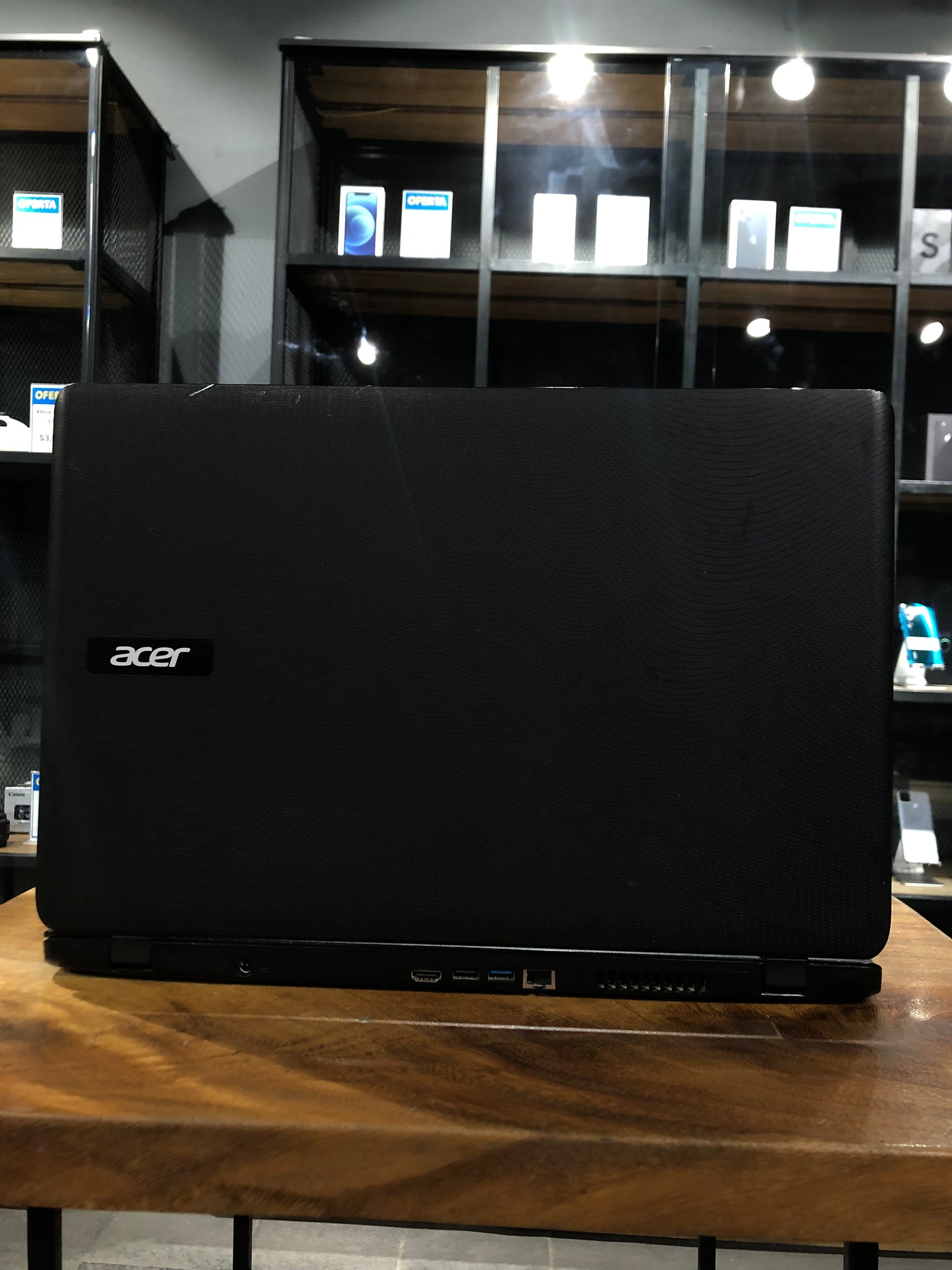 Laptop Acer N15C3 (Producto único)
