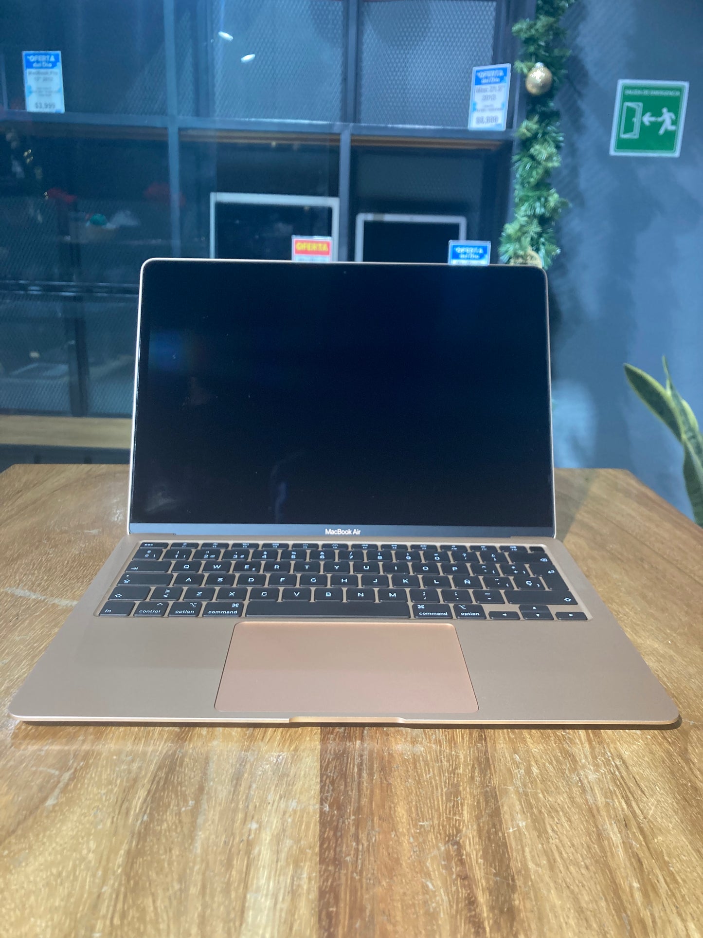 MacBook Air 13" Retina 2020 (Producto Unico)