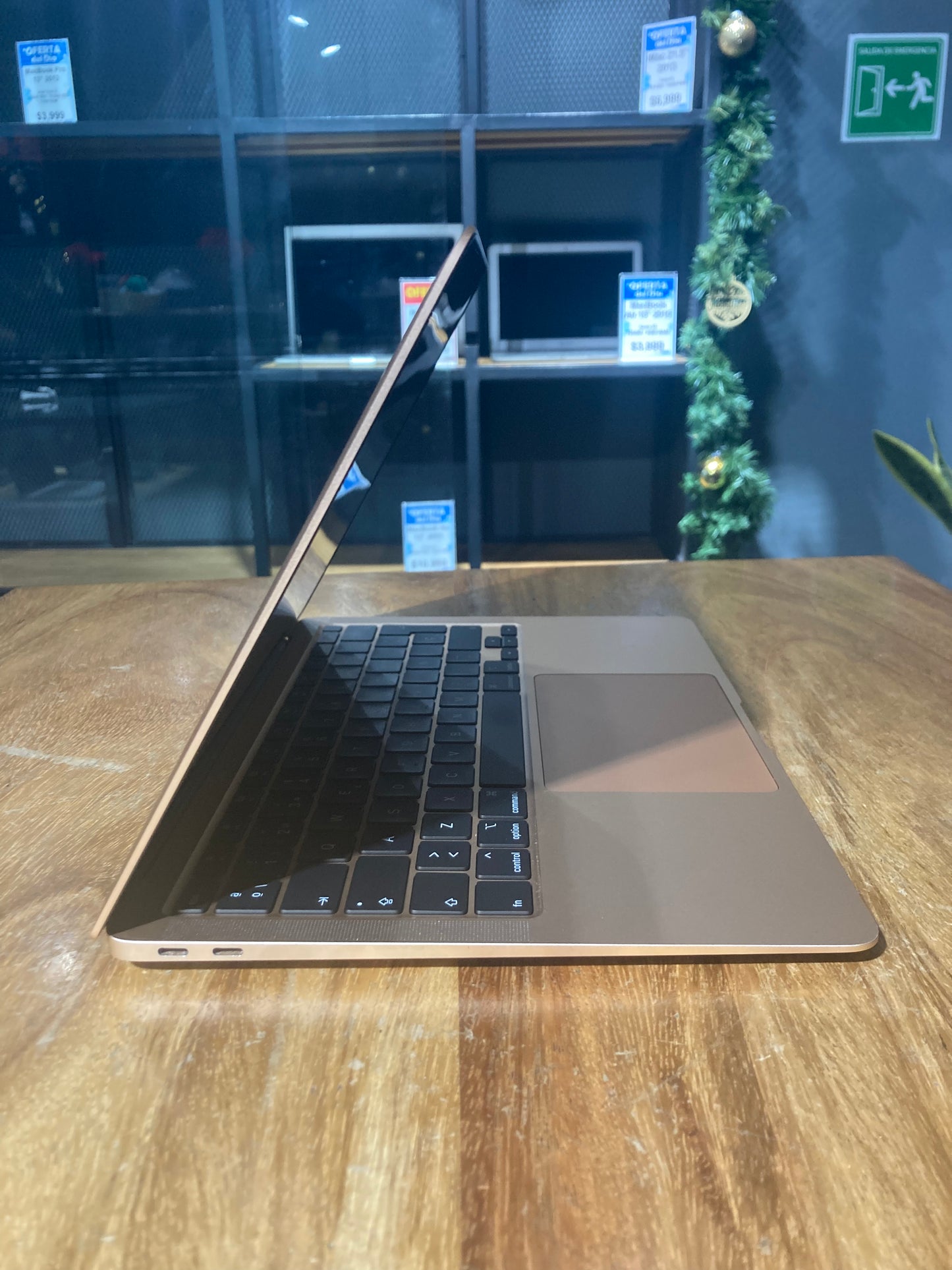 MacBook Air 13" Retina 2020 (Producto Unico)