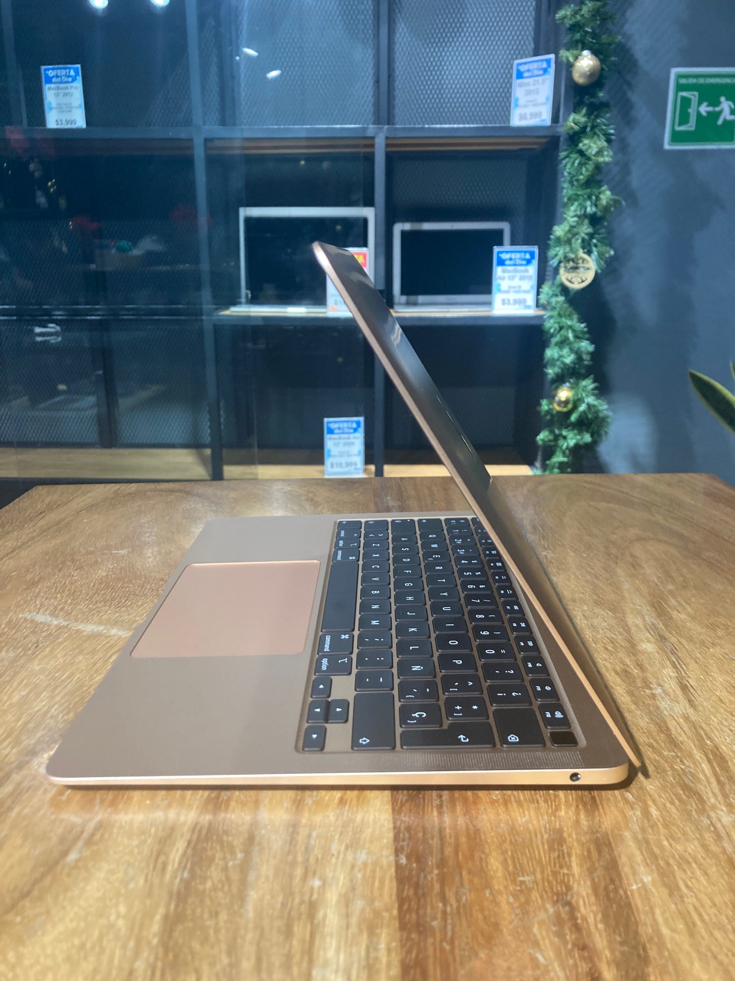 MacBook Air 13" Retina 2020 (Producto Unico)