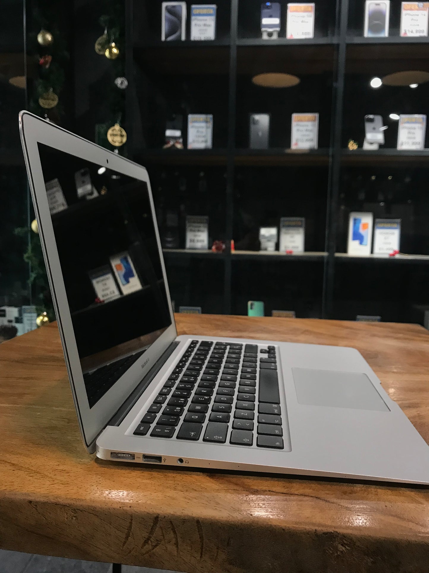 MacBook Air 2014 13" Corei5 128GB SSD/4GB RAM (Producto Unico)