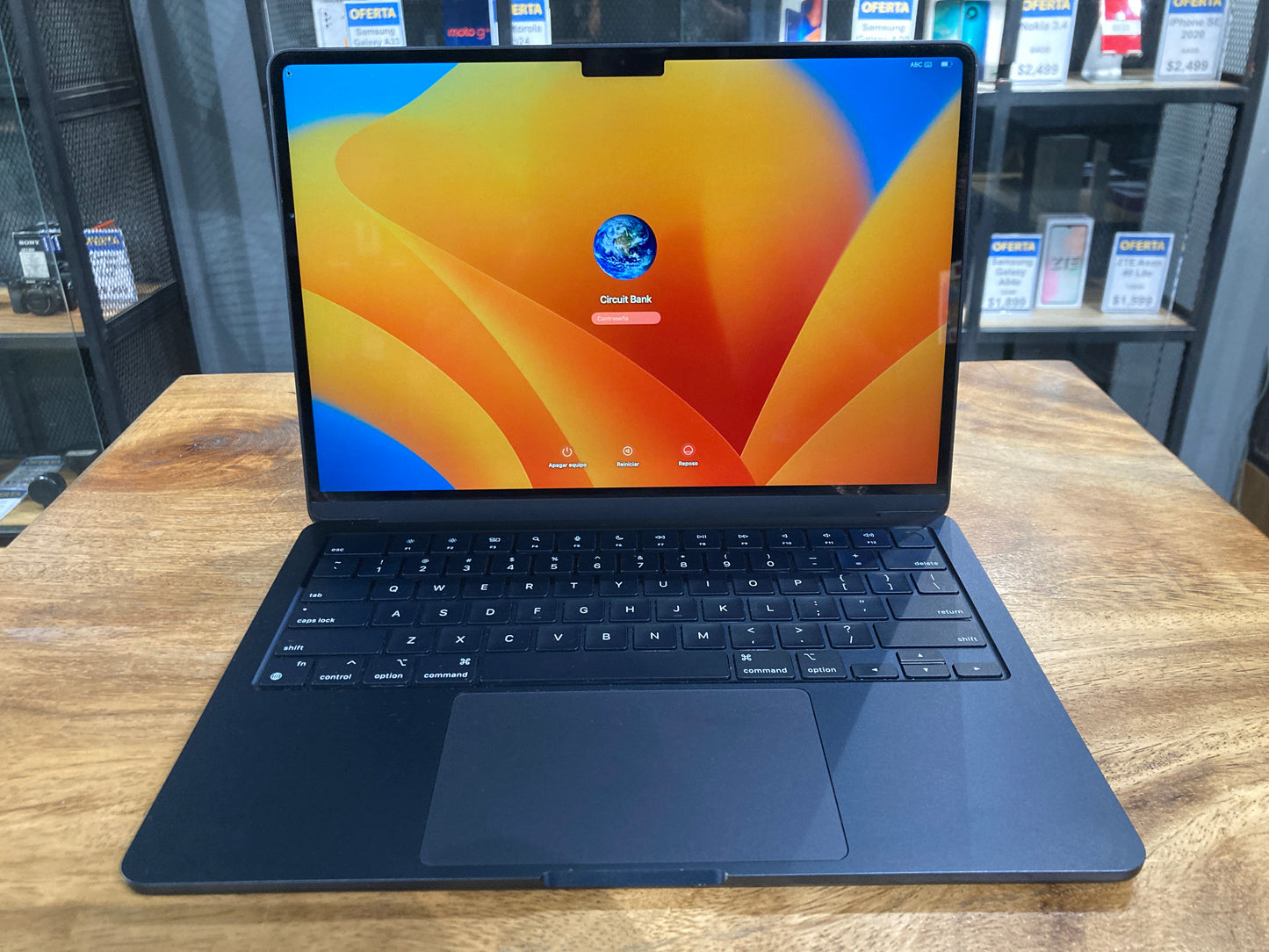 MacBook Air 13" 2022 M2 (Producto Único)