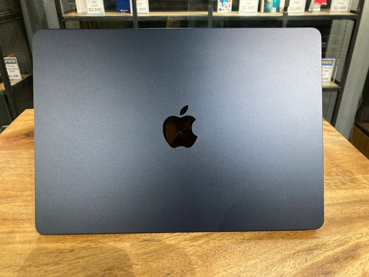MacBook Air 13" 2022 M2 (Producto Único)