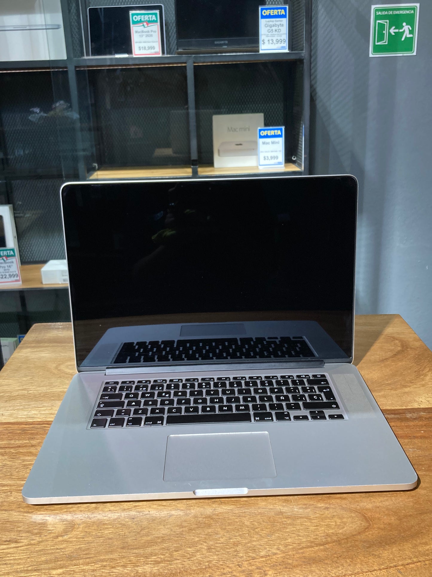 Macbook Pro 15" Retina 2015 (Producto Único)