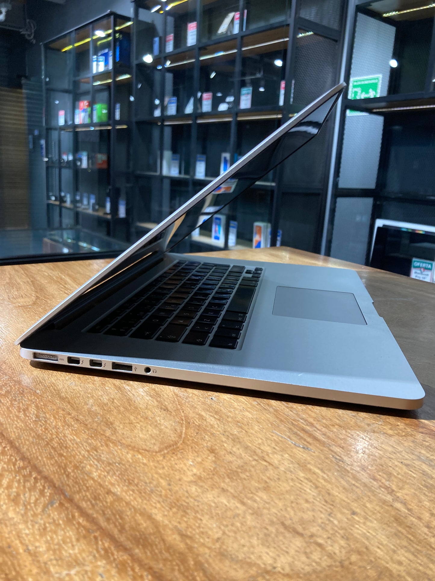Macbook Pro 15" Retina 2015 (Producto Único)