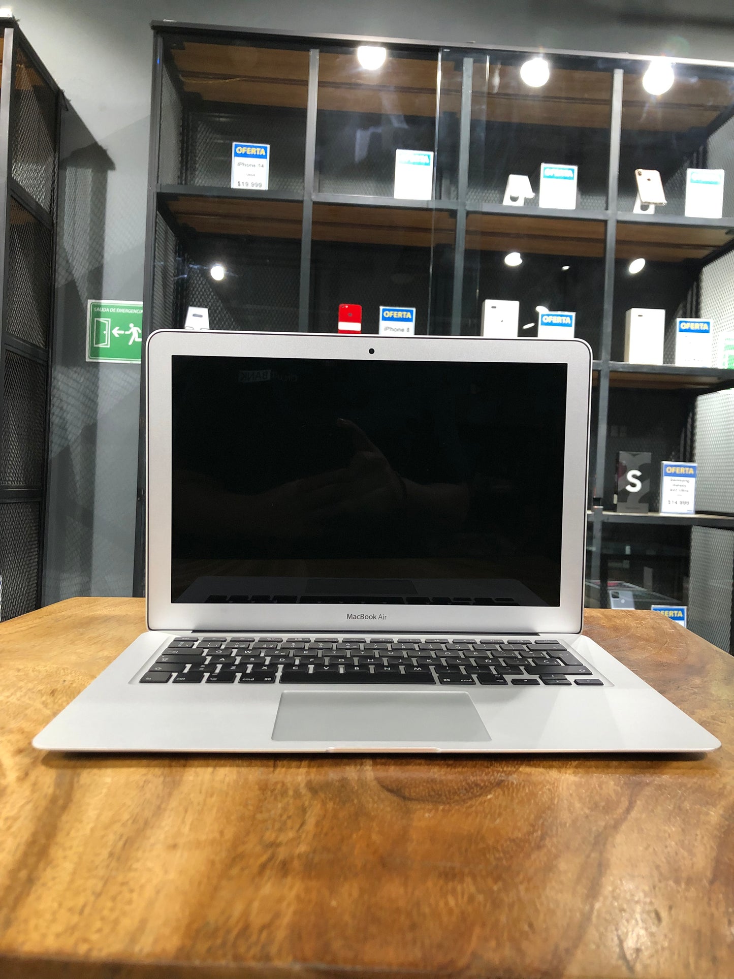 MacBook Air"2017 (Producto único)