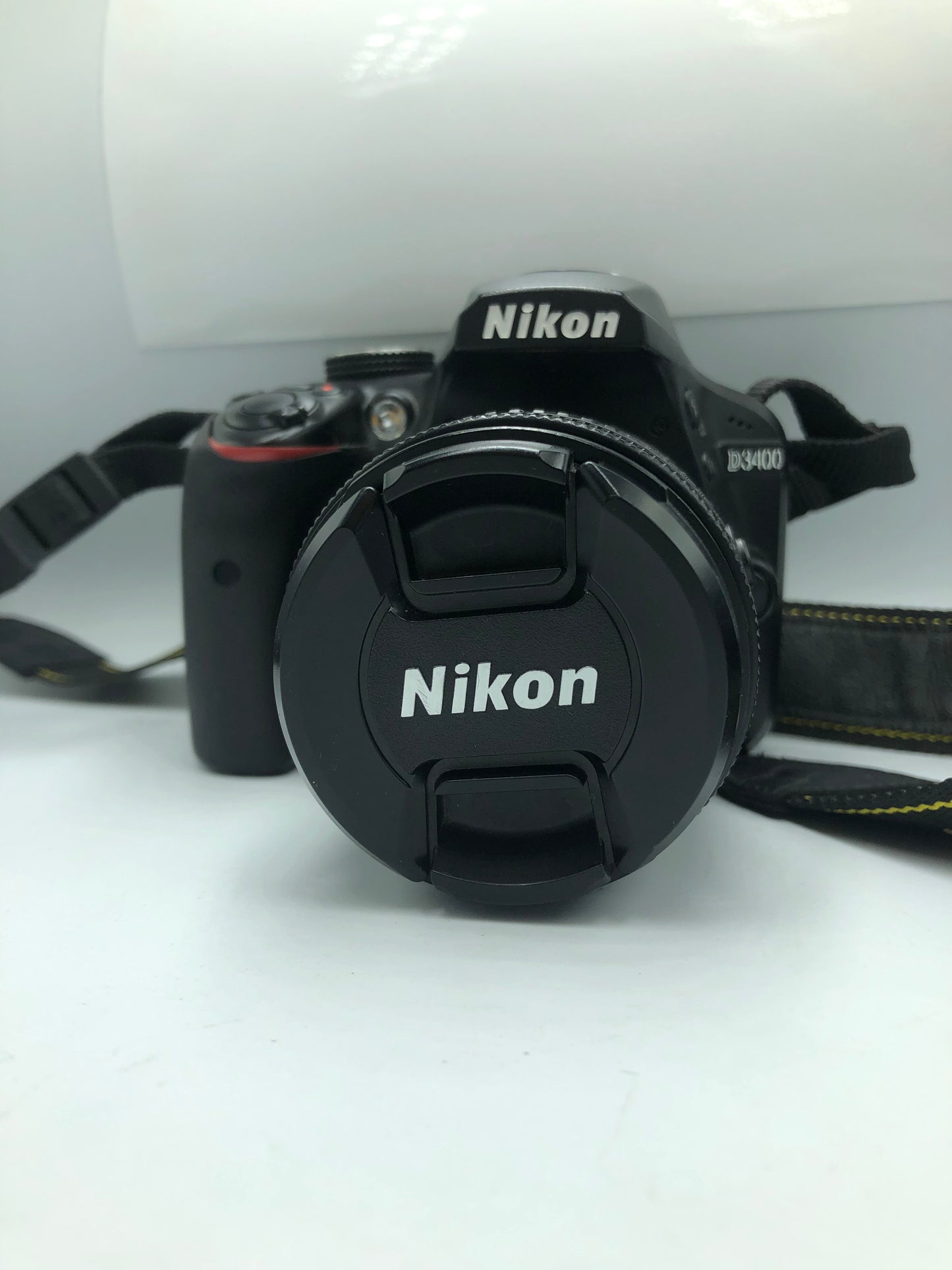 Cámara Nikon D3400 (Producto único)