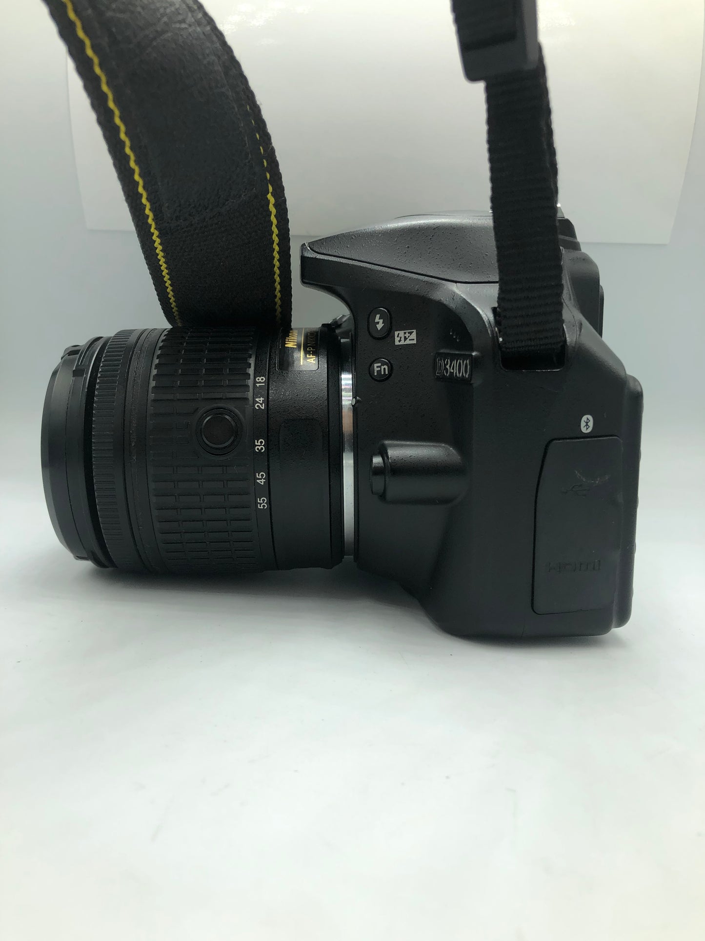 Cámara Nikon D3400 (Producto único)