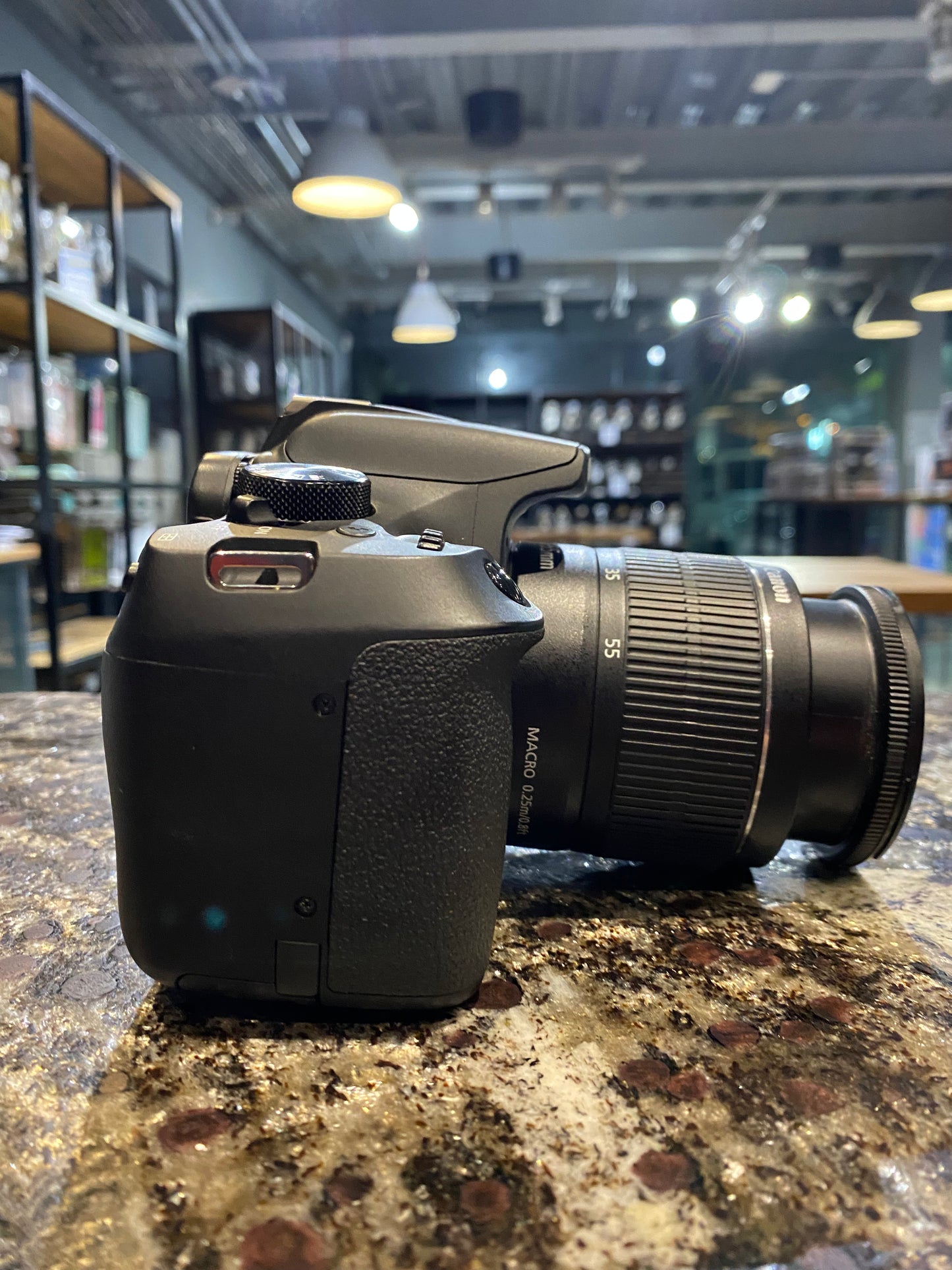 Canon EOS Rebel T6 + 18-55mm (Producto Unico)