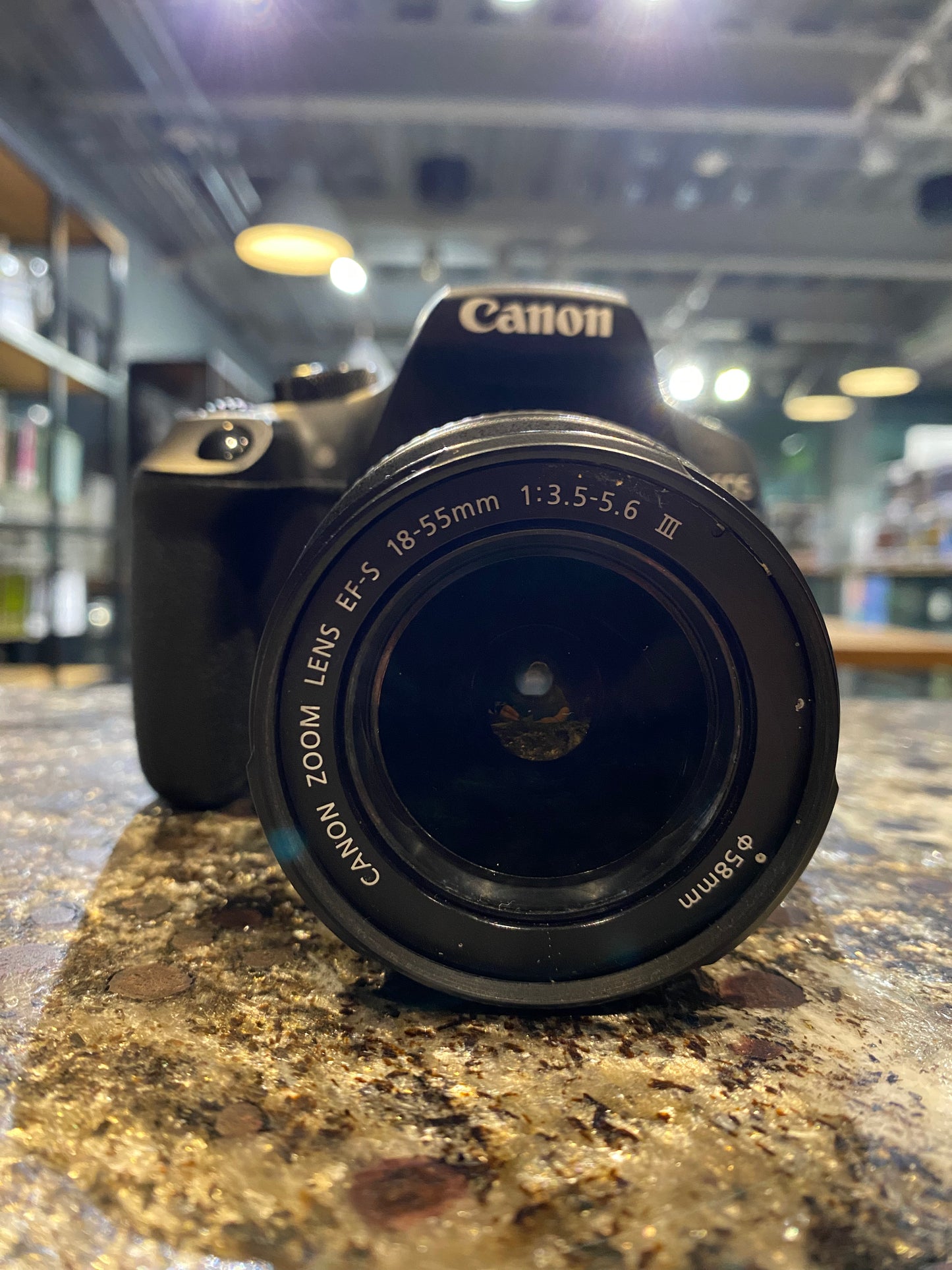 Canon EOS Rebel T6 + 18-55mm (Producto Unico)