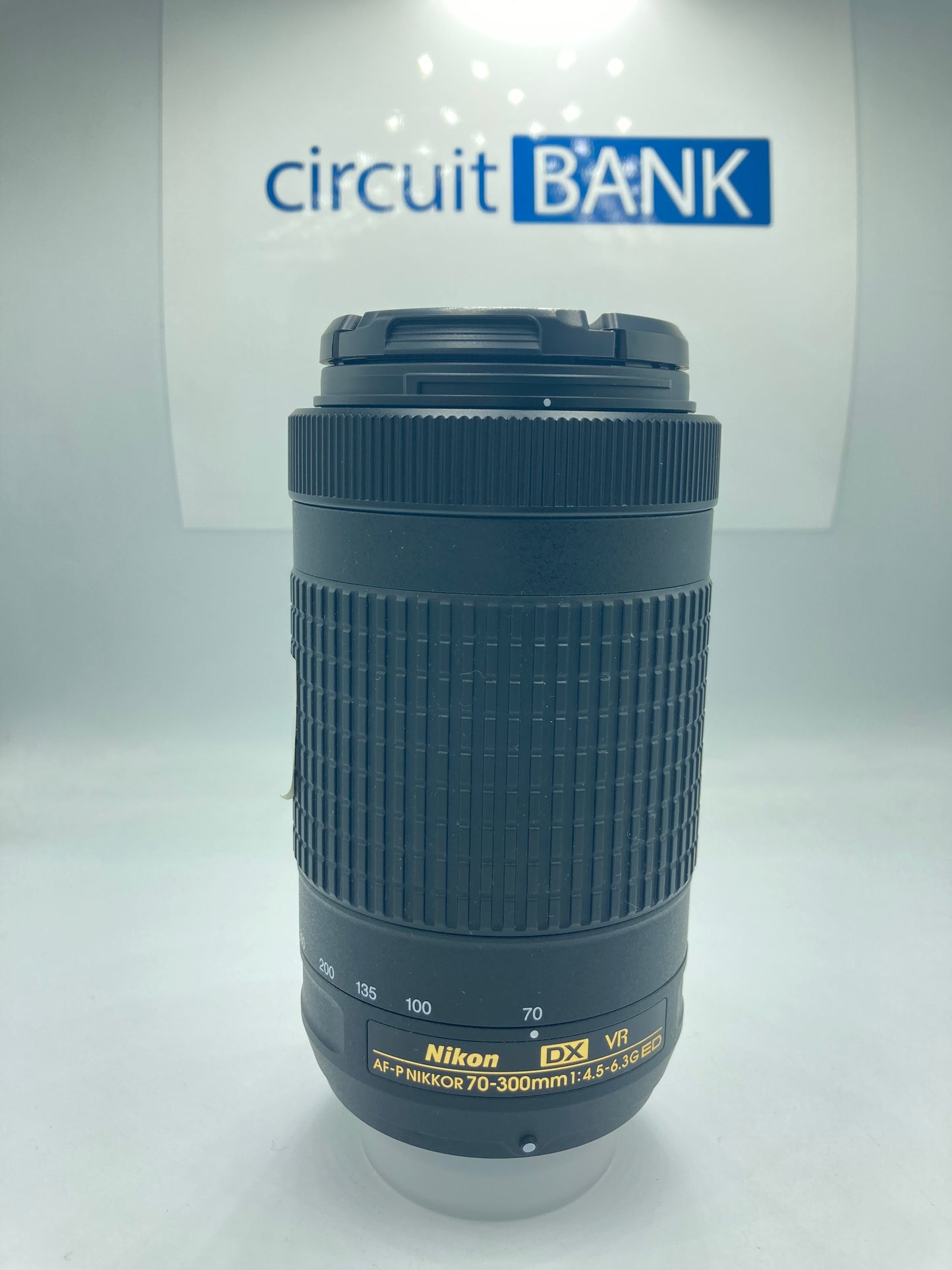 Lente Nikon VR DX AF-P 70-300mm (Producto Único)