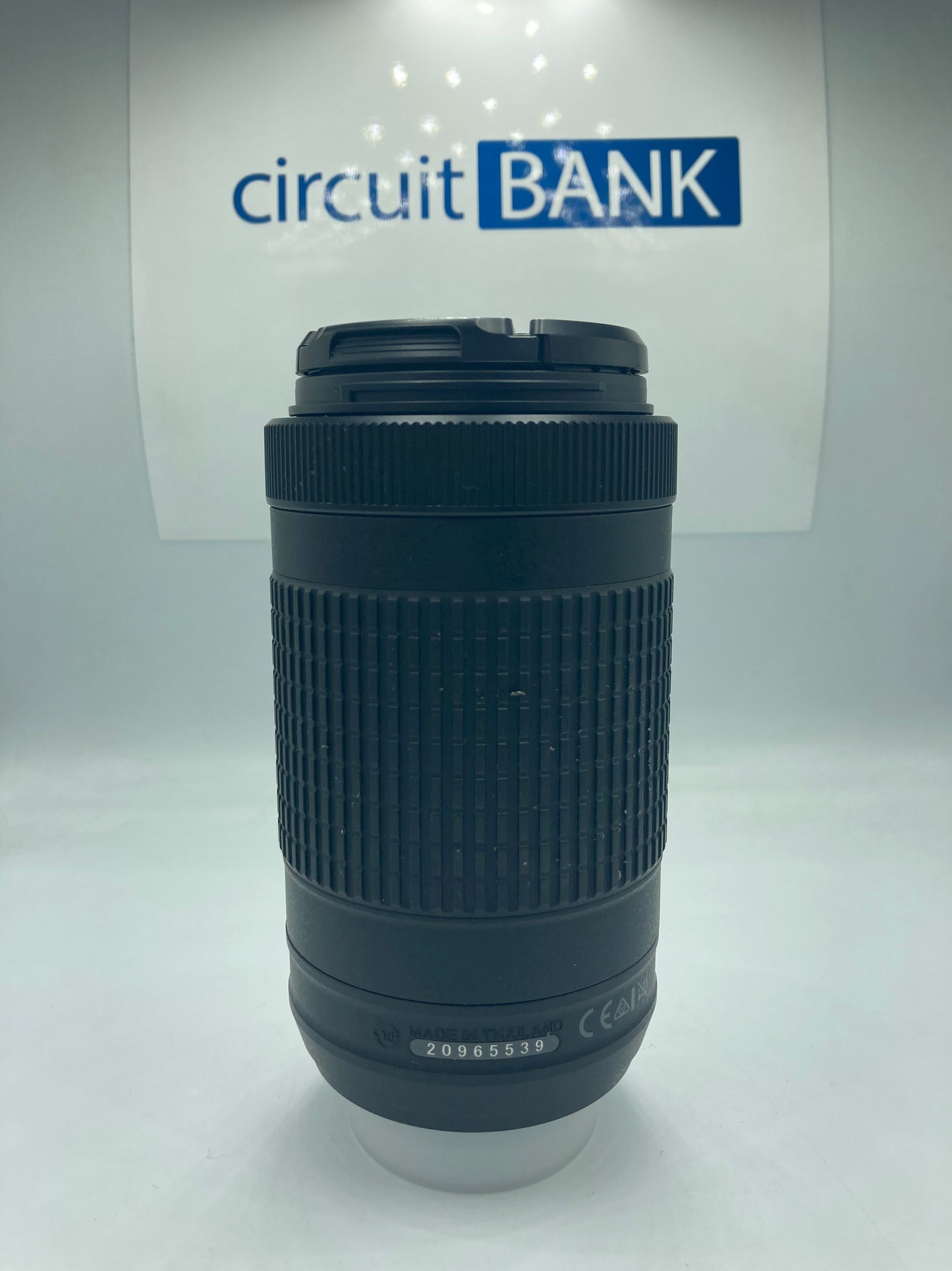 Lente Nikon VR DX AF-P 70-300mm (Producto Único)