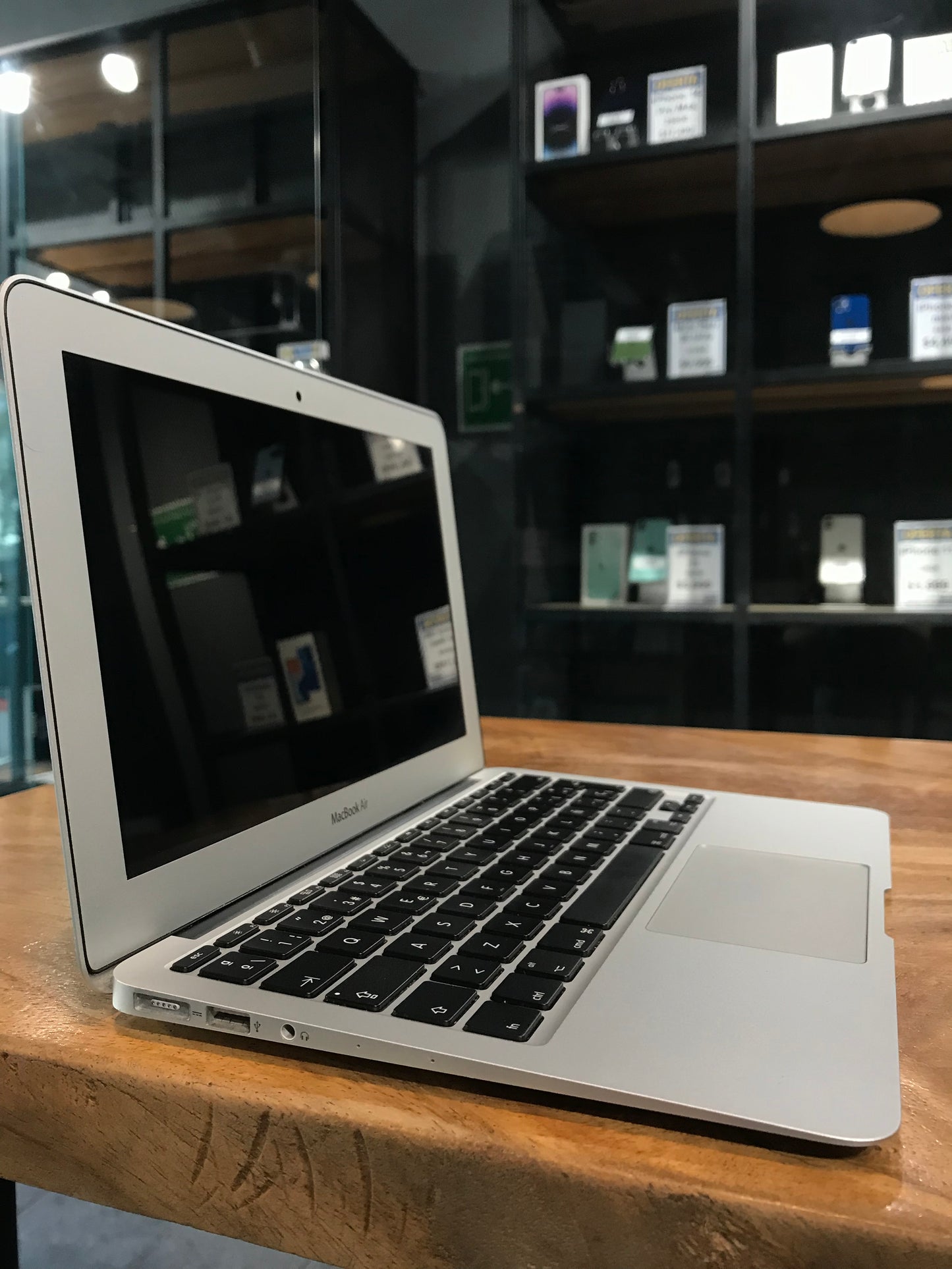 MacBook Air 2014 11" 4GB RAM/256GB SSD Corei5 (Producto Unico)