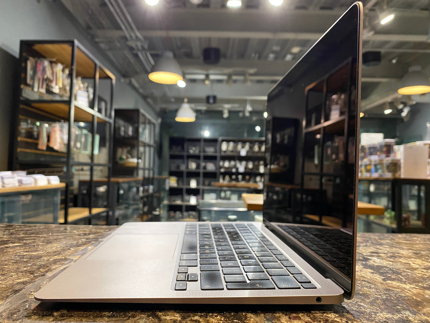 Macbook Air 13" M1 2020 8GB / 256GB (Producto Único)