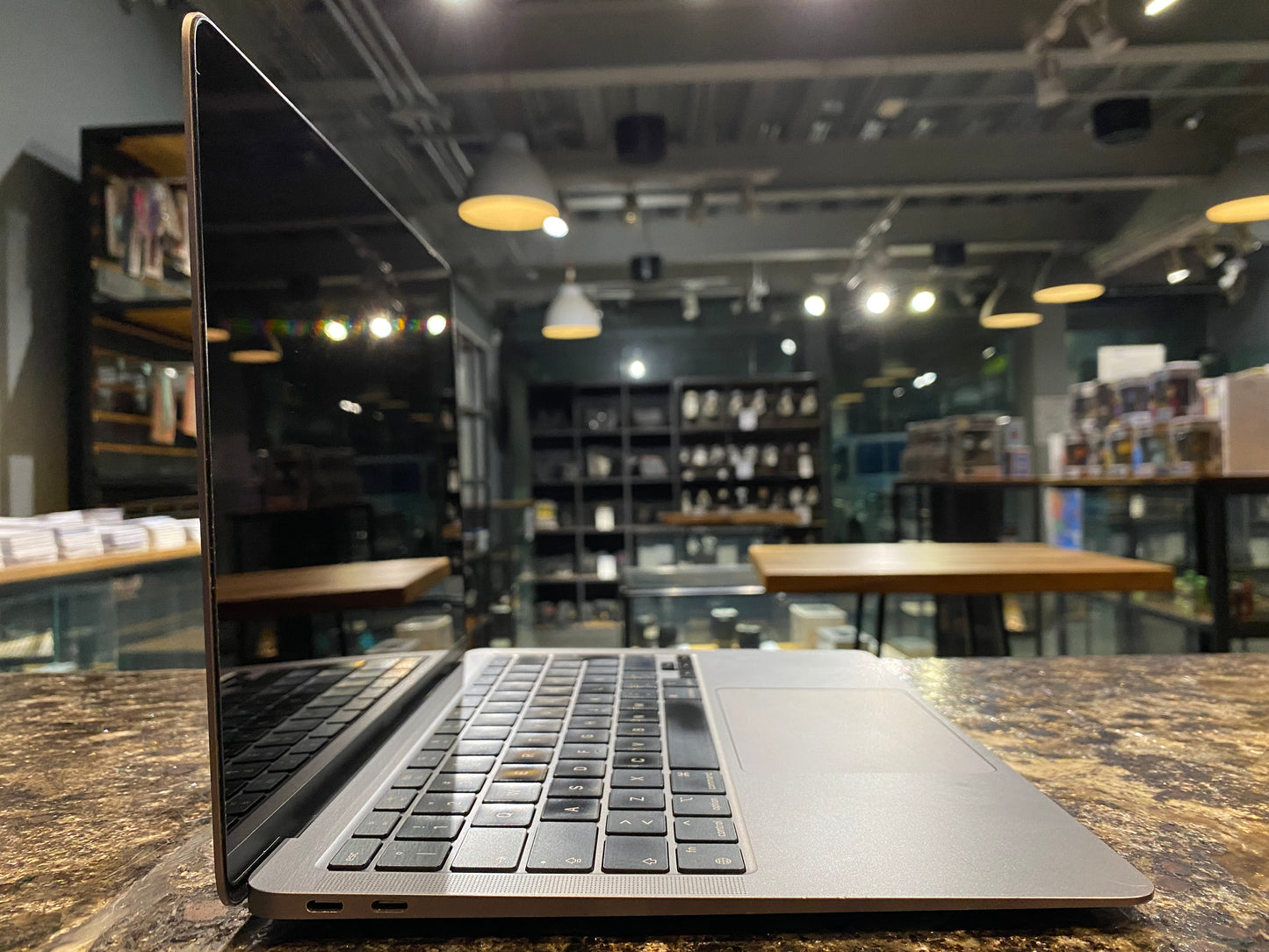 Macbook Air 13" M1 2020 8GB / 256GB (Producto Único)