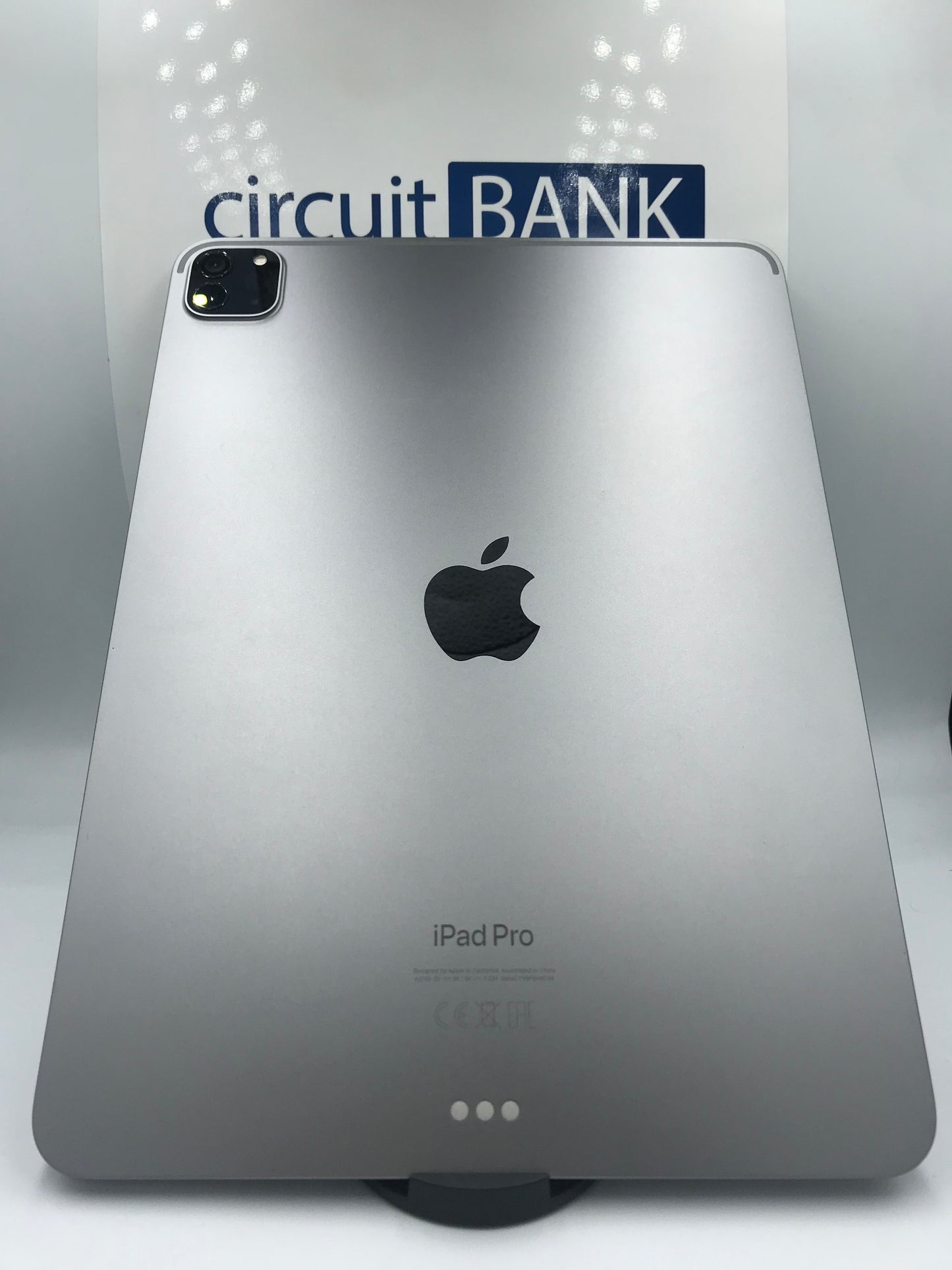 iPad Pro 11" 4th Gen M2 128GB (Producto Unico)