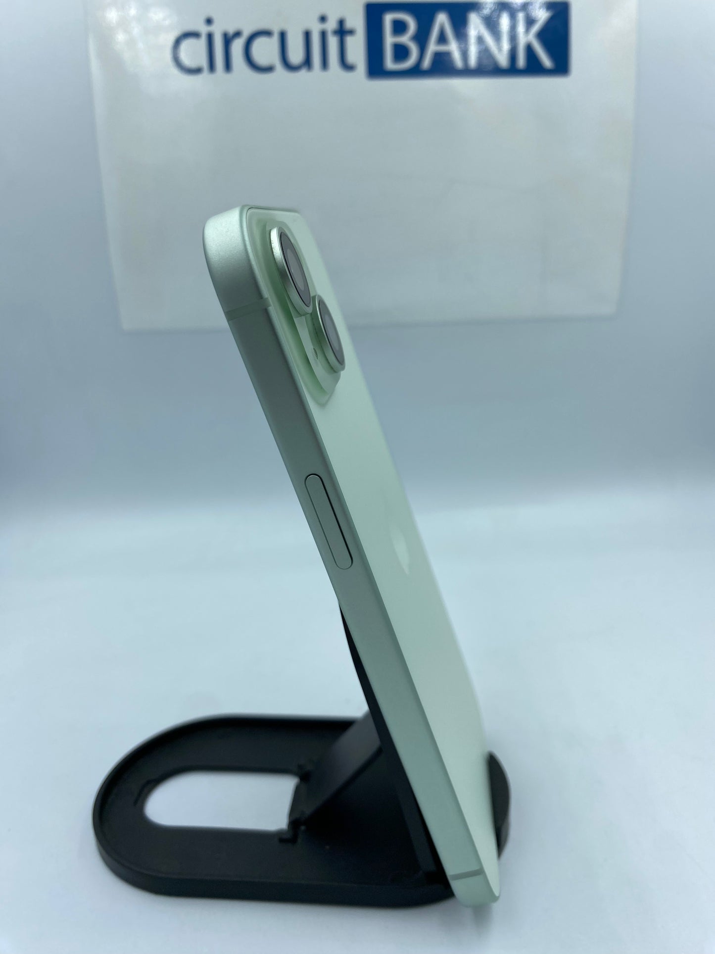 iPhone 15 128GB