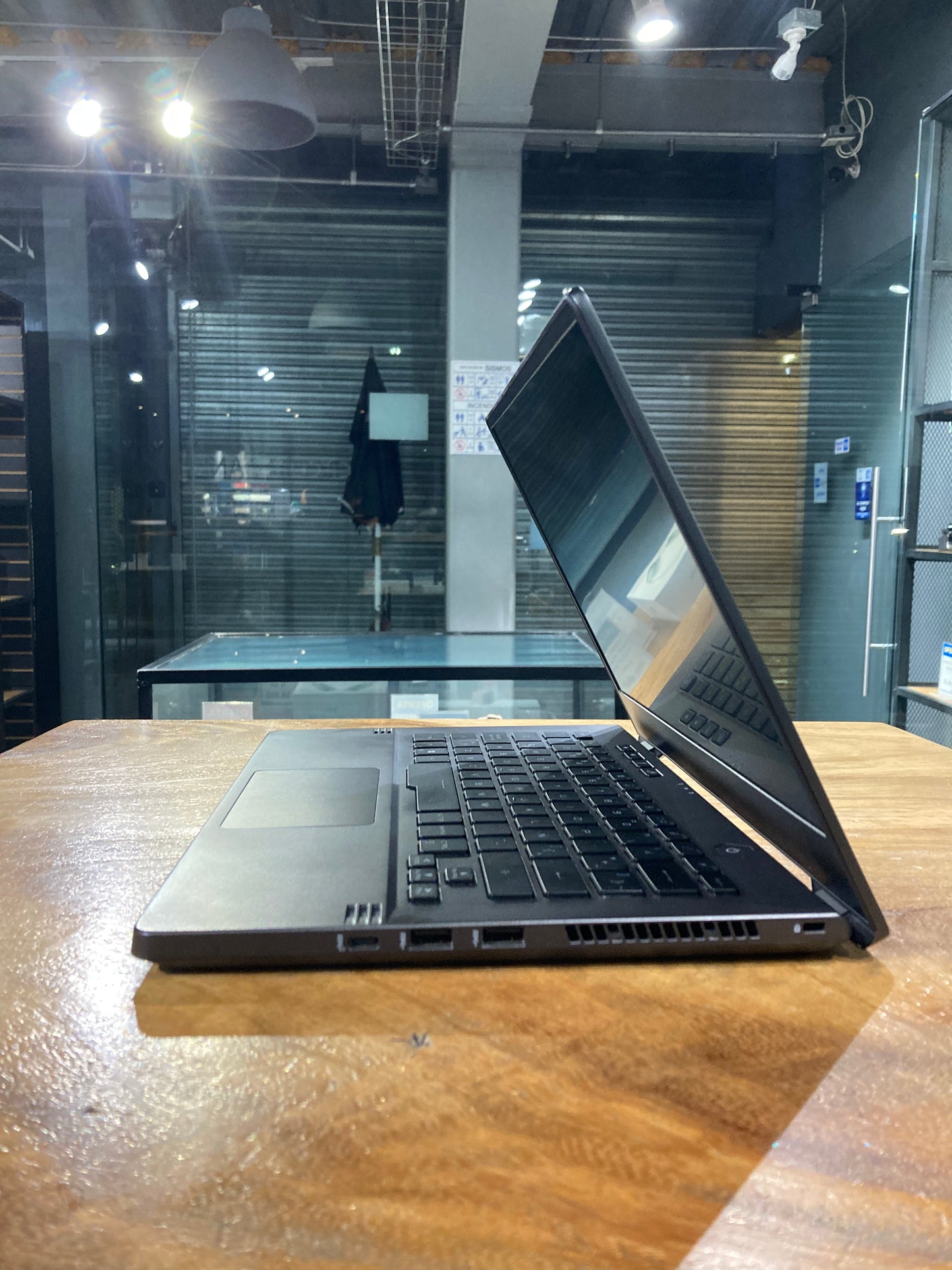 ROG Zephyrus 512 GB SSD (Producto Unico)