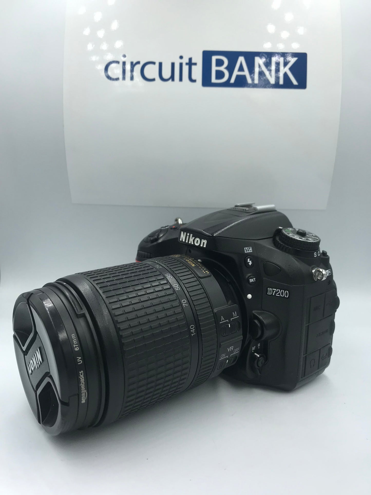 Cámara Nikon D7200 + Lente Nikon DX AF-S 18-140mm (Producto Unico)
