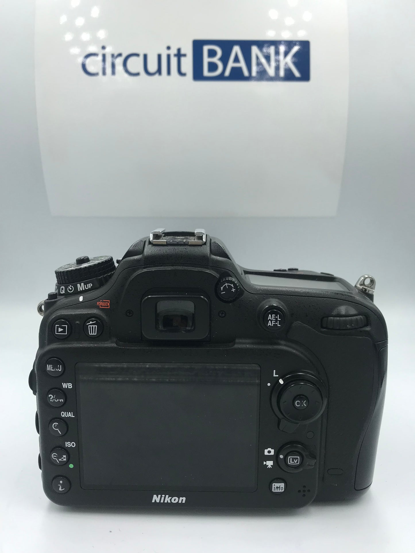 Cámara Nikon D7200 + Lente Nikon DX AF-S 18-140mm (Producto Unico)