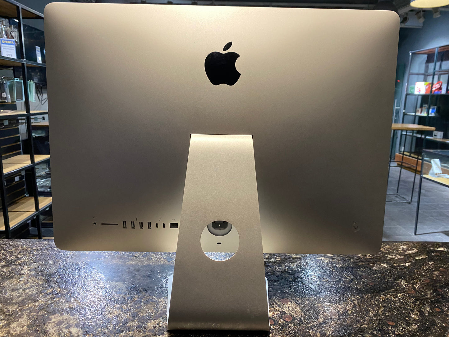 iMac 2017 21.5" 512GB / 8GB RAM (Producto Único)