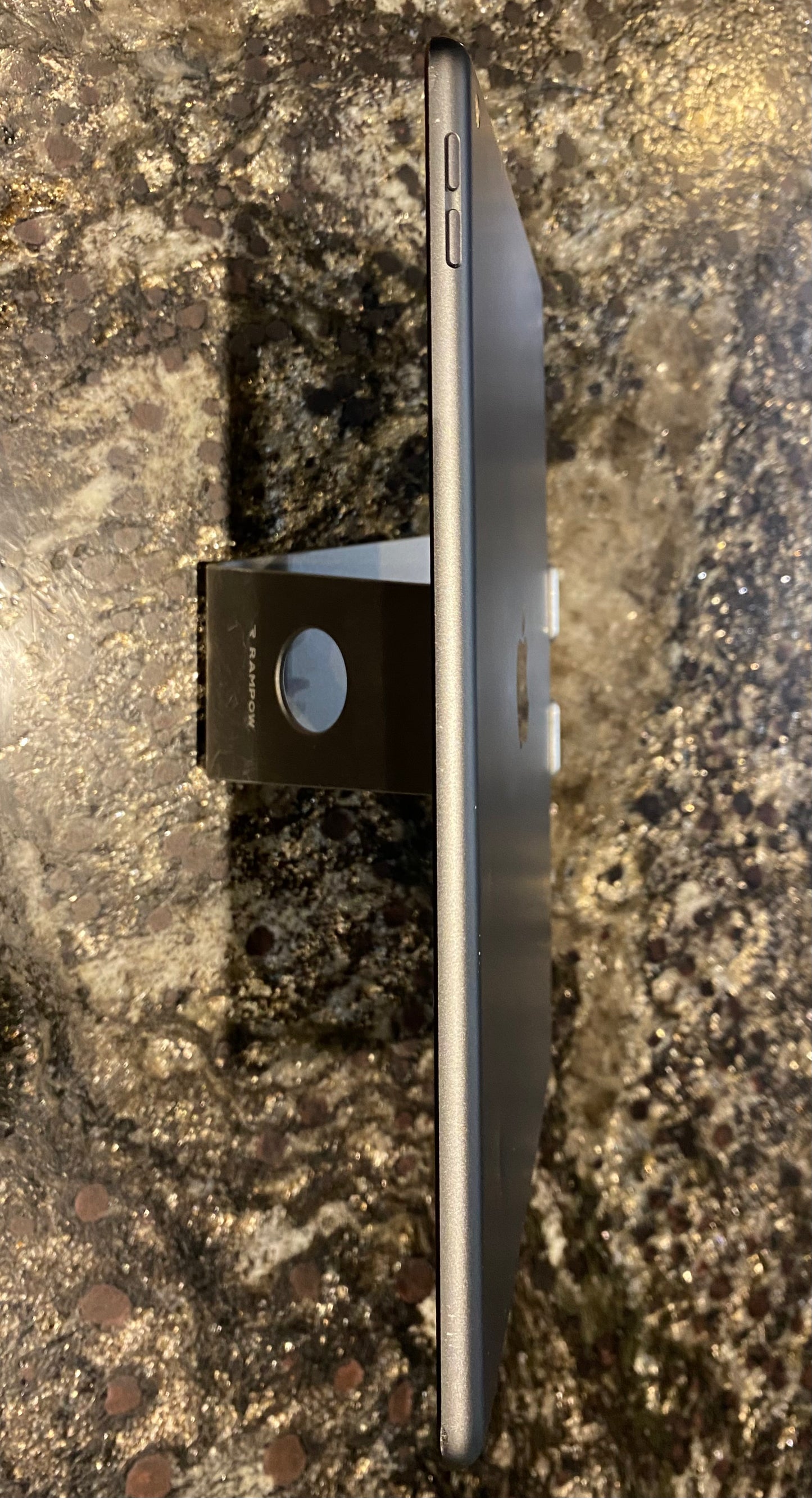 iPad 7th Gen. Wi-Fi 128GB (Producto Único)