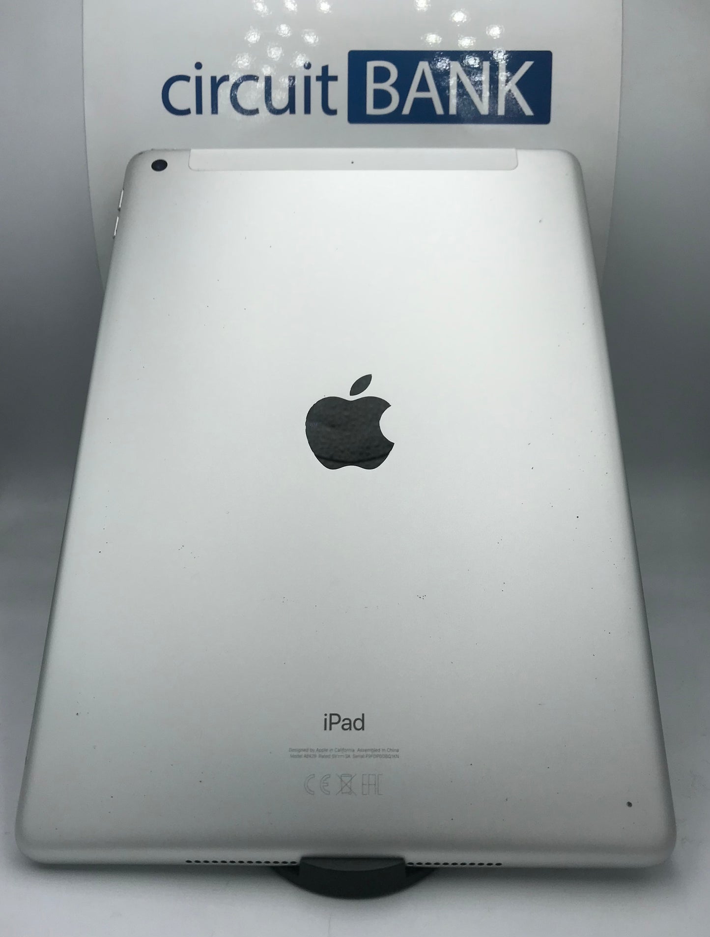 iPad 8th Gen Wi-Fi+Cell 32GB (Producto Unico)