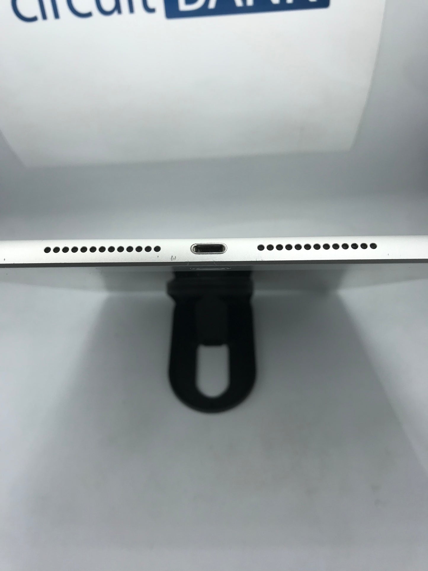 iPad 8th Gen Wi-Fi+Cell 32GB (Producto Unico)